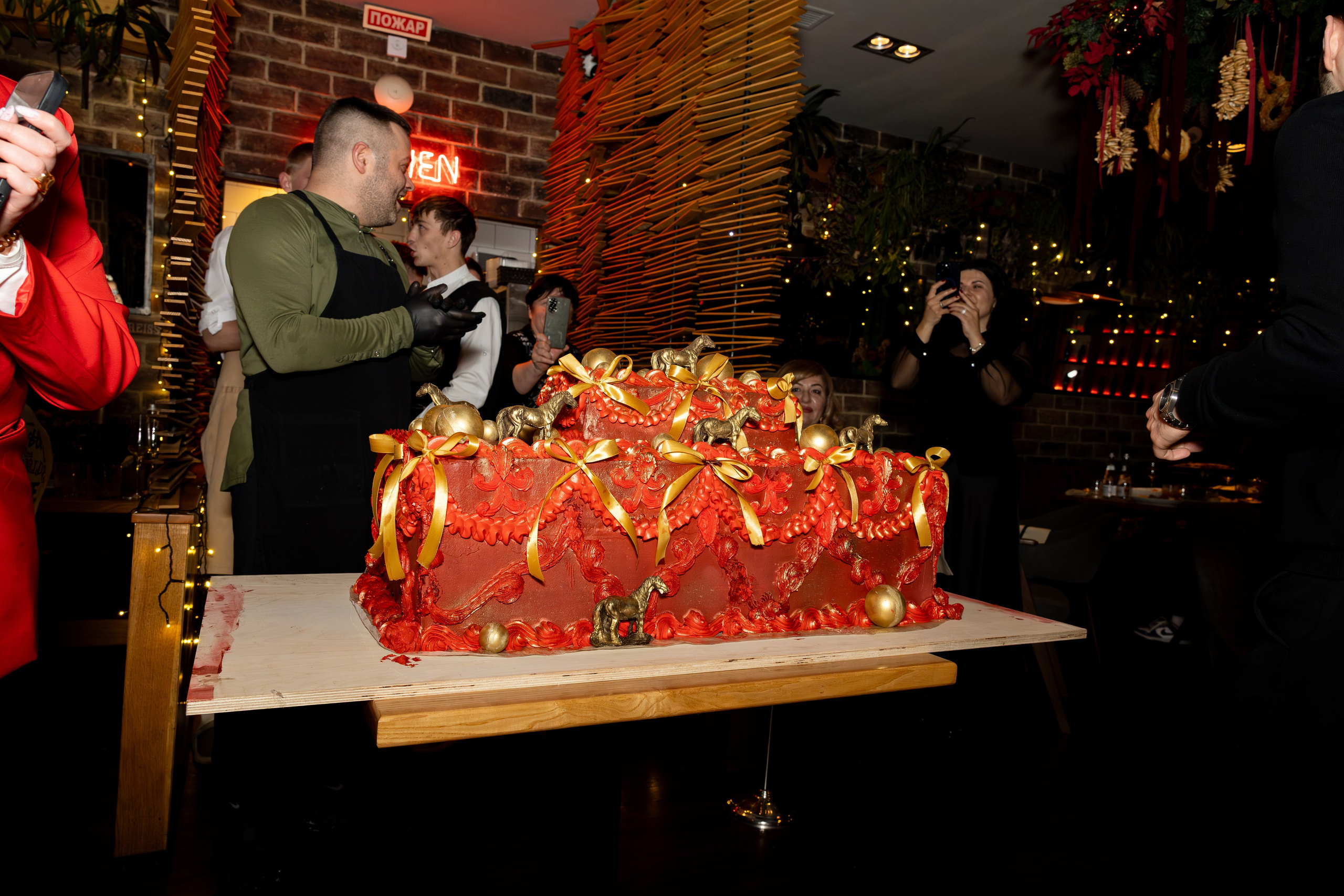 Новогодняя ночь 2026 в панорамном ресторане «Чайка». Дженбаз Павел — фотограф в Ялте