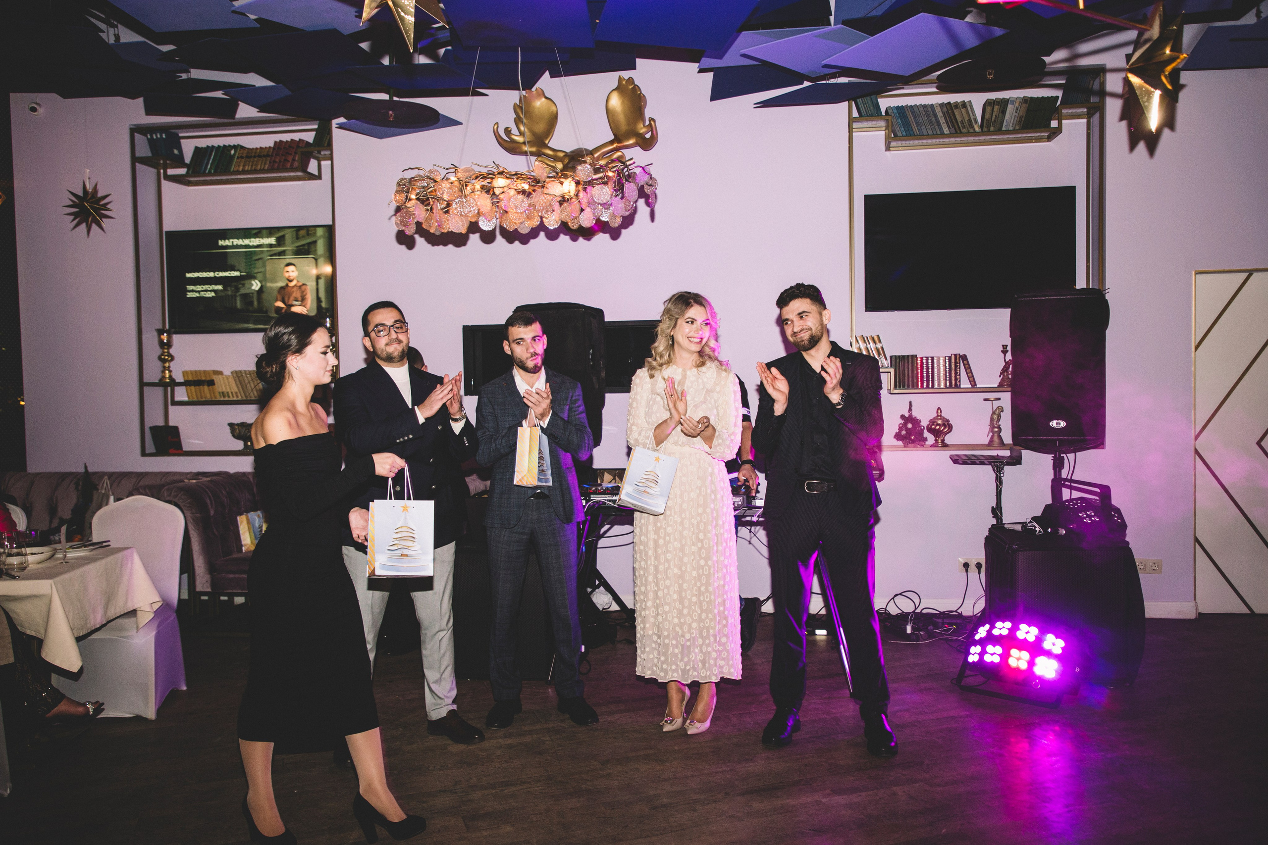 KOSMODOM. Портретный и свадебный фотограф Даня Похватова