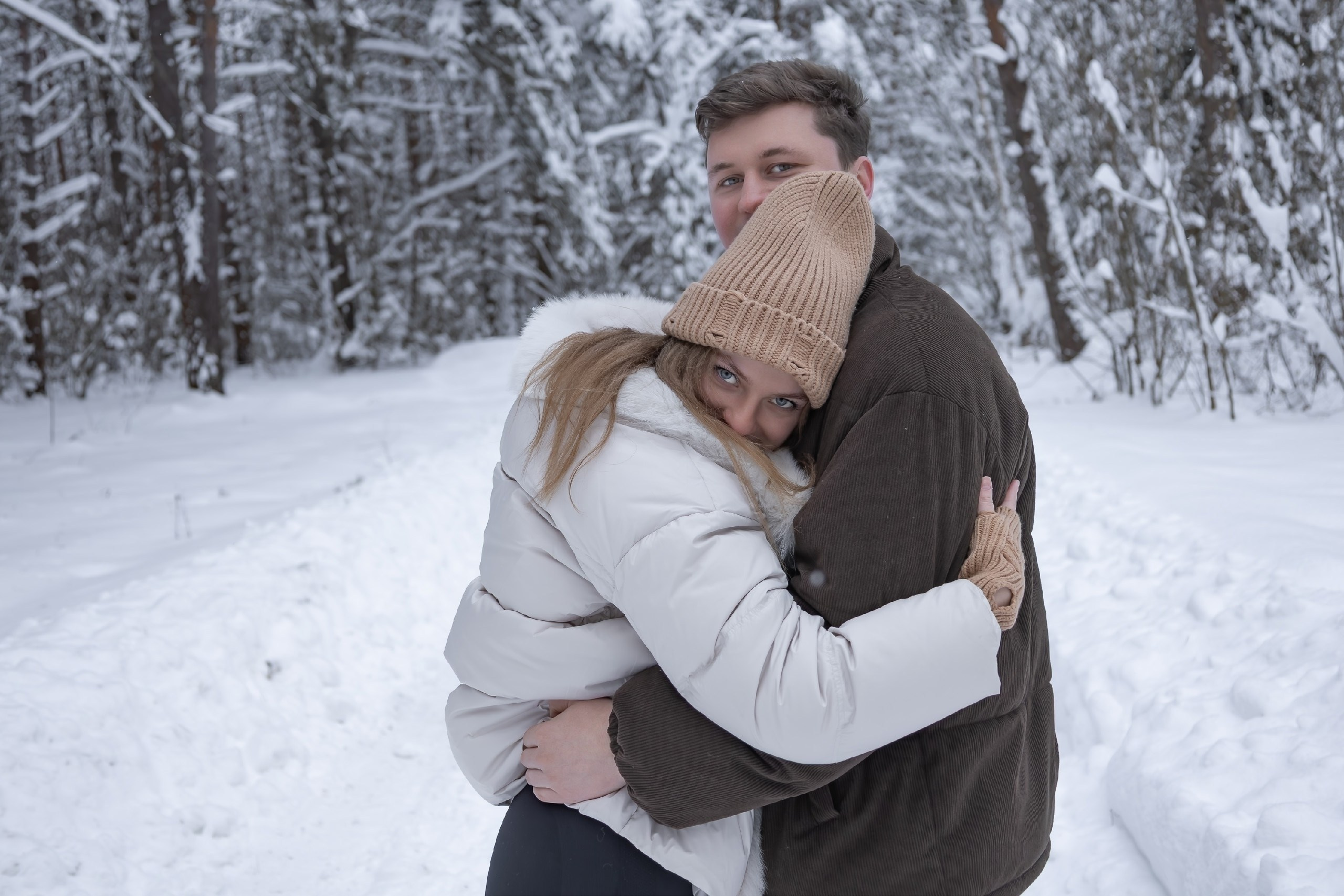 Love Story,Фотосессия,Пара,Влюблённая пара,Зимний лес,Любовь,смех,радость,нежность,поцелуй,поцелуи
