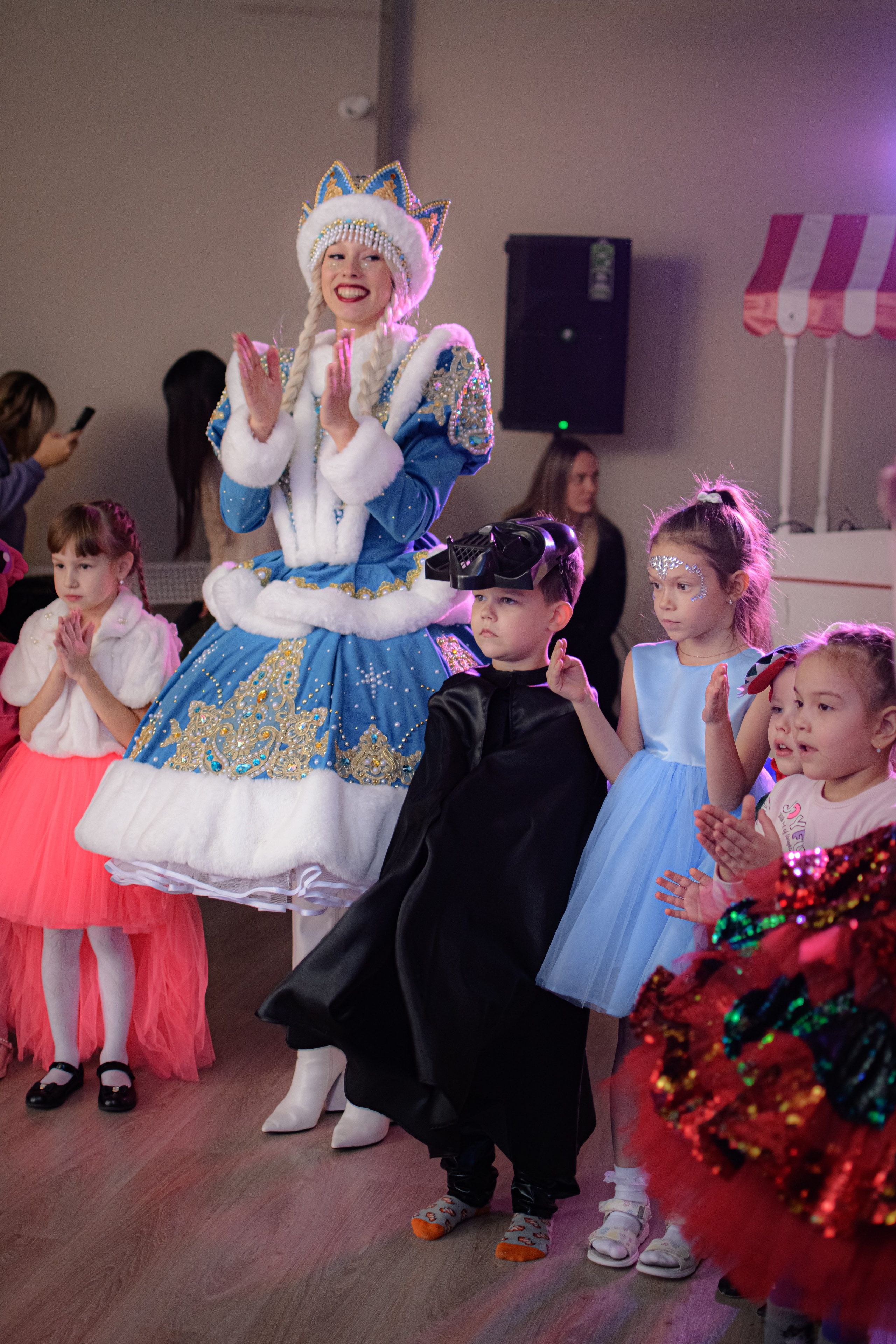 HAPPY NEW YEAR. Photokarish