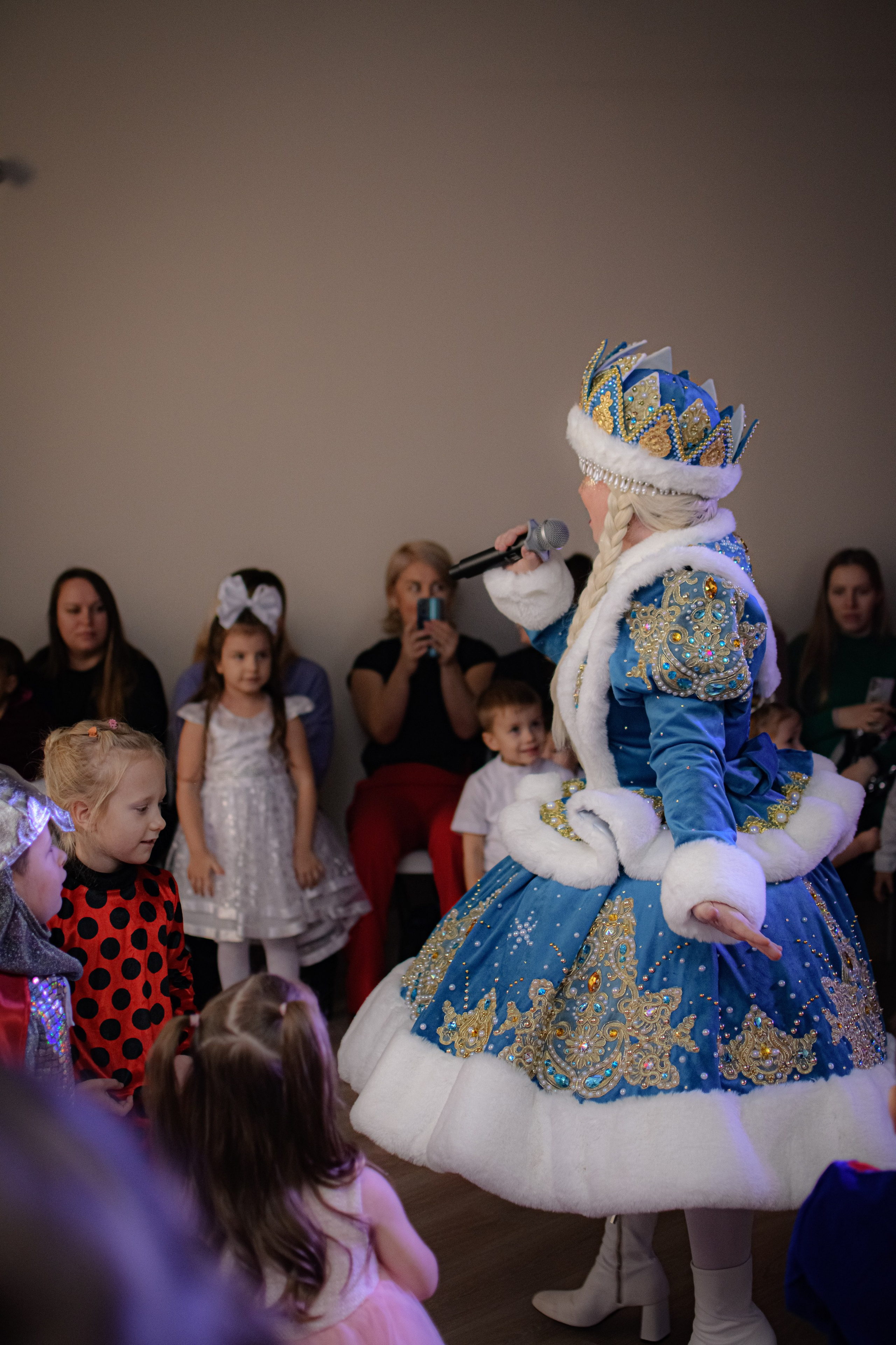 HAPPY NEW YEAR. Photokarish