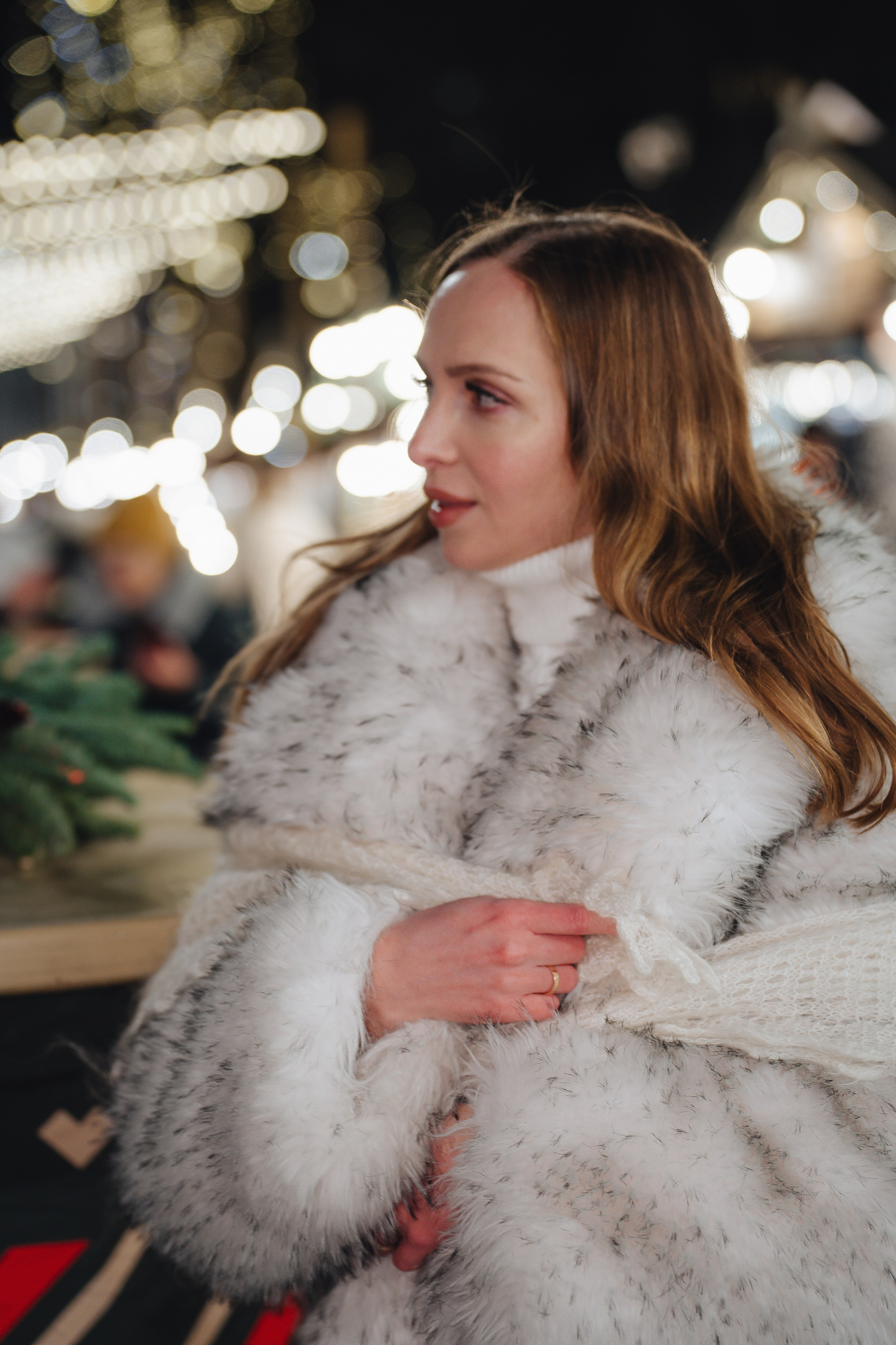 ПРОГУЛКА НА МАНЕЖНОЙ ПЛОЩАДИ ДЛЯ ДЕВУШКИ ПЕРЕД НОВЫМ ГОДОМ (НОВОГОДНЯЯ ФОТОСЕССИИЯ НА МАНЕЖНОЙ ПЛОЩАДИ). Профессиональный фотограф, Санкт-Петербург — Виктория Богомолова