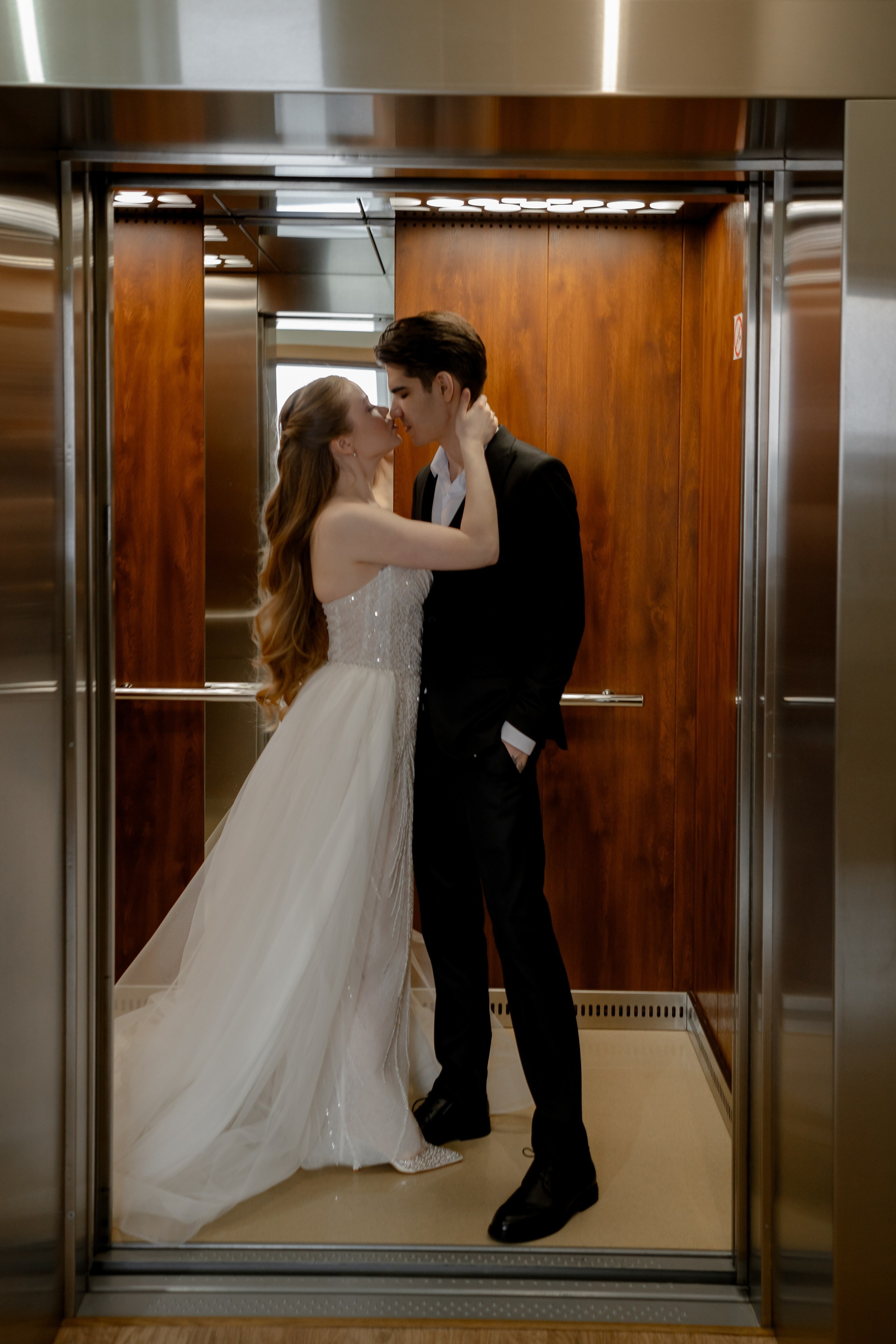 СВАДЕБНАЯ СЬЕМКА СБОРОВ В ОТЕЛЕ И ВЫЕЗД НА ЦЕРЕМОНИЮ (СНЯТО В СИБИРЕ В НИЖНЕВАРТОВСКЕ)М. Профессиональный фотограф, Санкт-Петербург — Виктория Богомолова