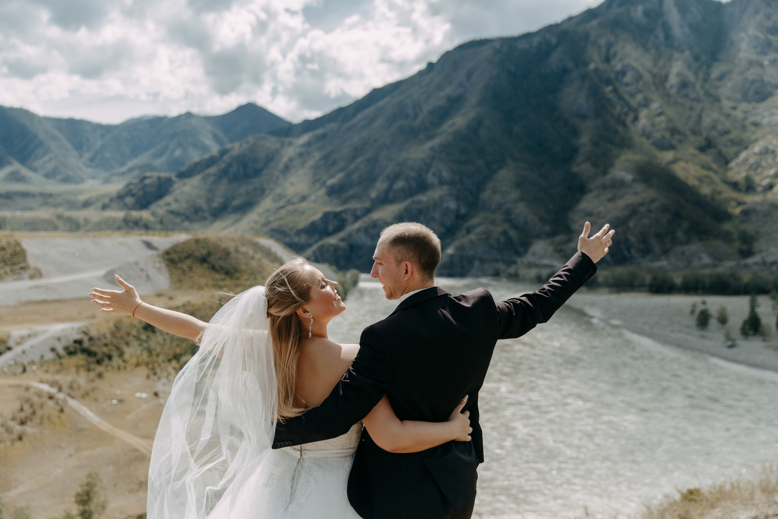 «Мы только что расписались и едем в свадебное путешествие. Будем в Ине». Фотограф Любовь Щербинина