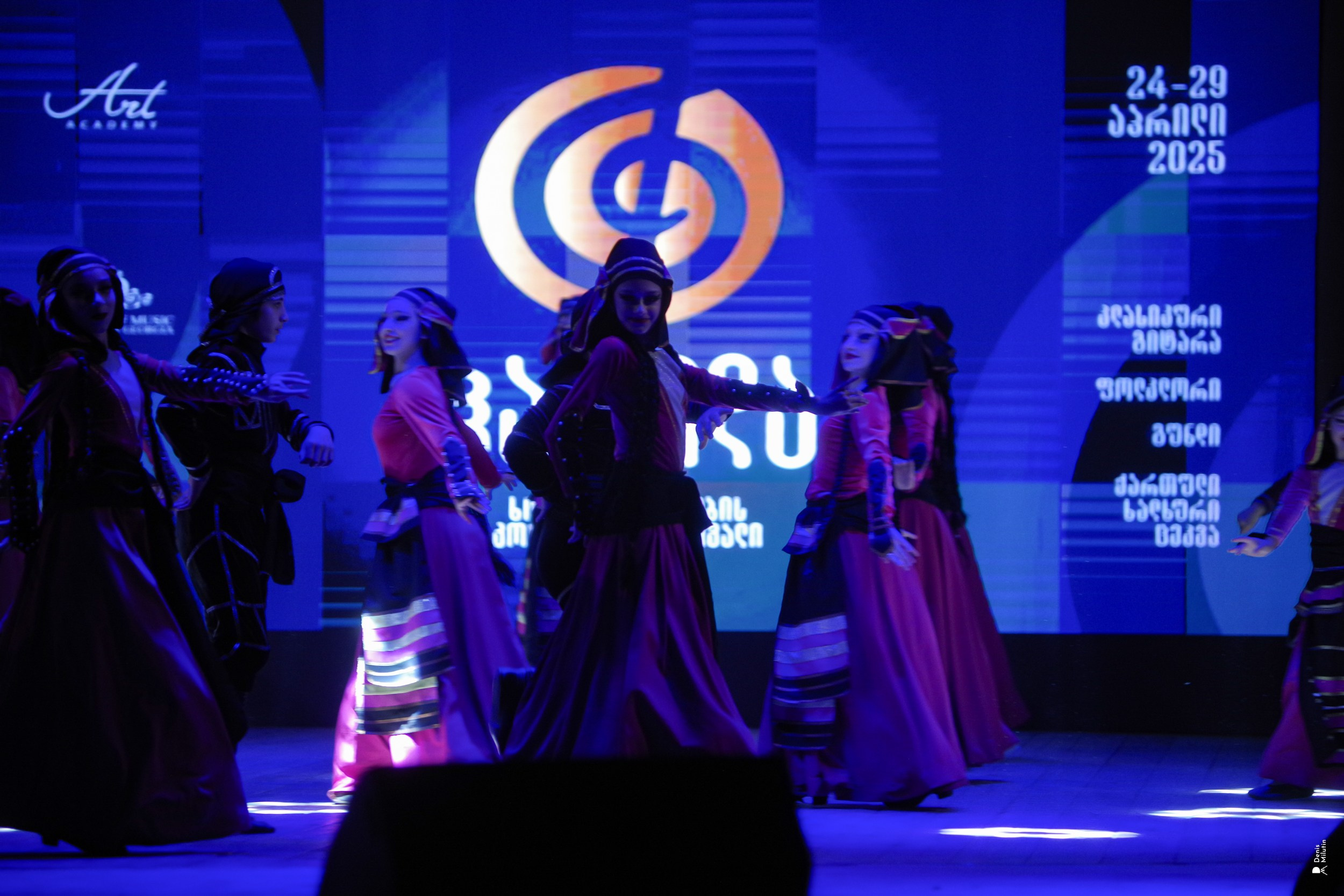 Танцы в Хоби. Портретный фотограф Денис Милютин