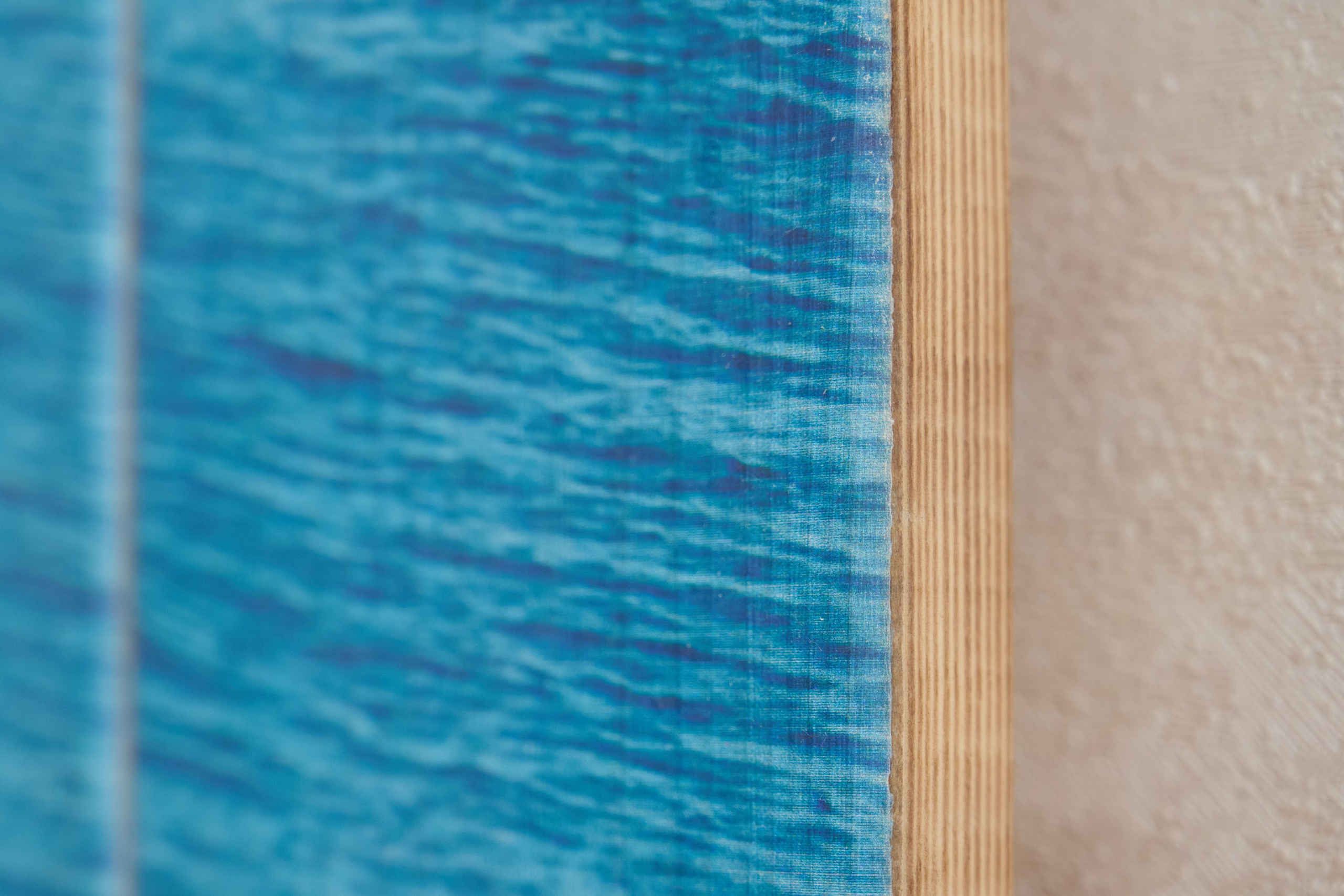 Картина, фотография на деревянных досках - легкие волны на поверхности океана