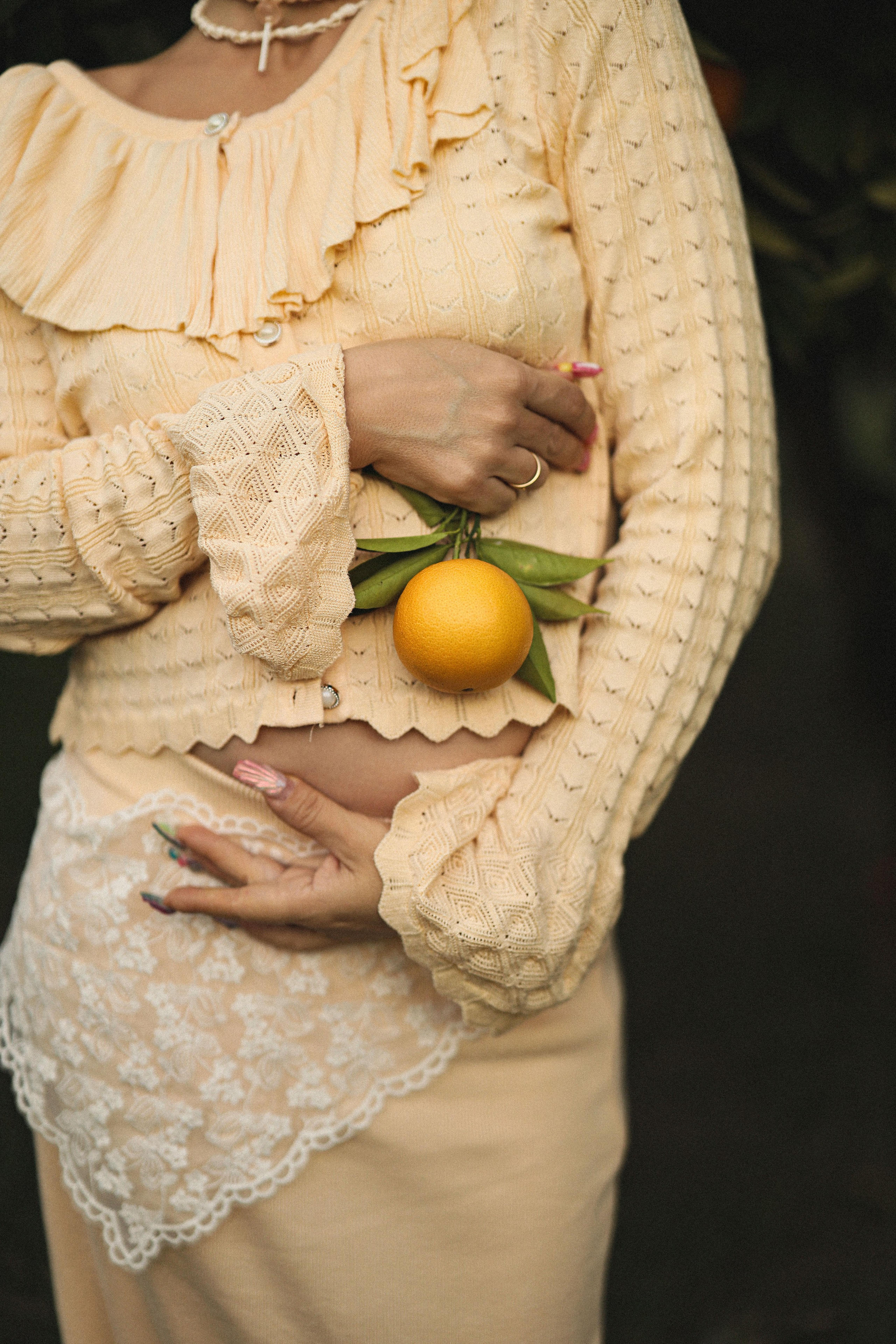 Семейная фотосессия в мандариновом саду Абхазии. Свадебный и семейный фотограф в Абхазии Жанна Соснина