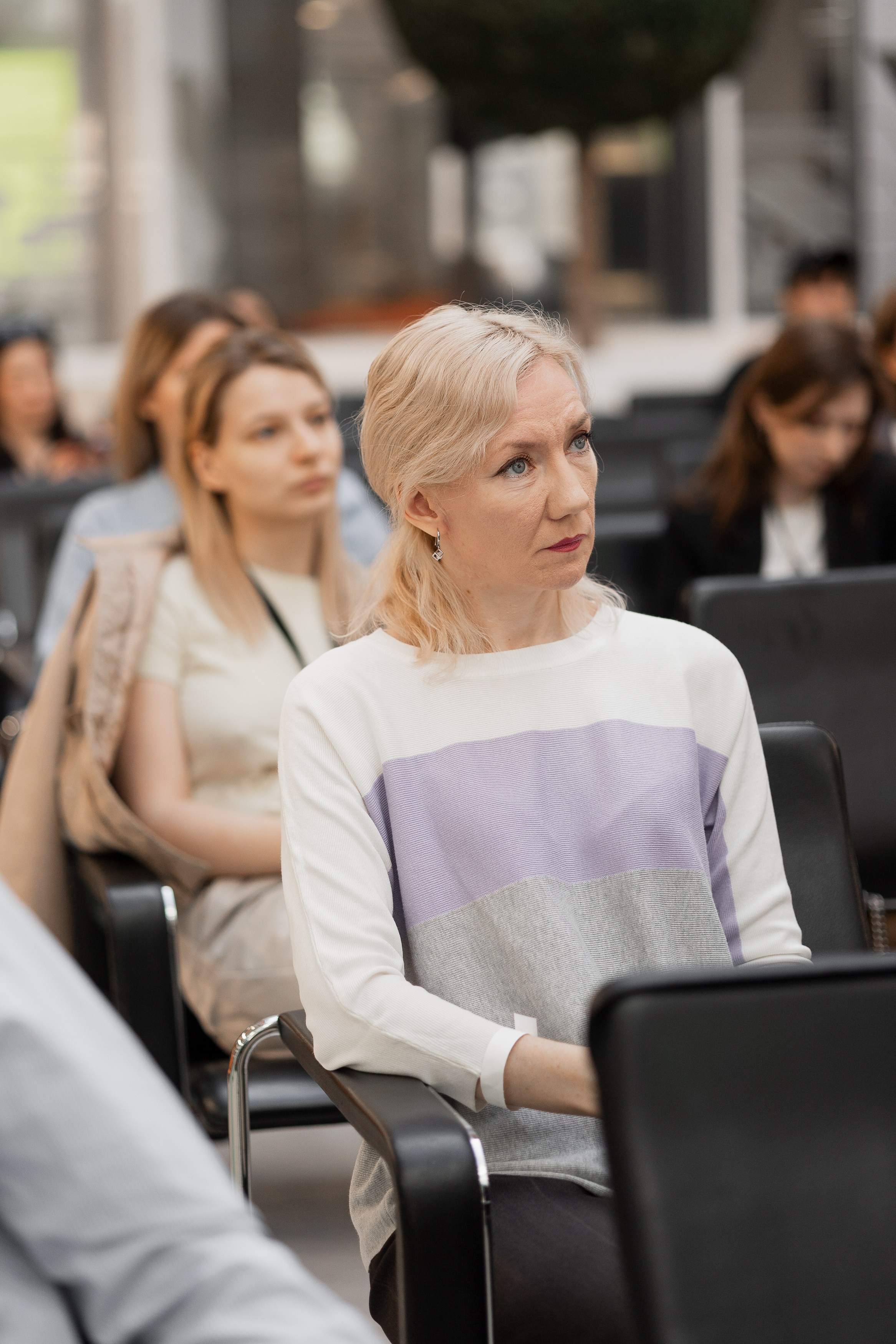 Silver mercury regions. Showbiz | Fashion | Reportage