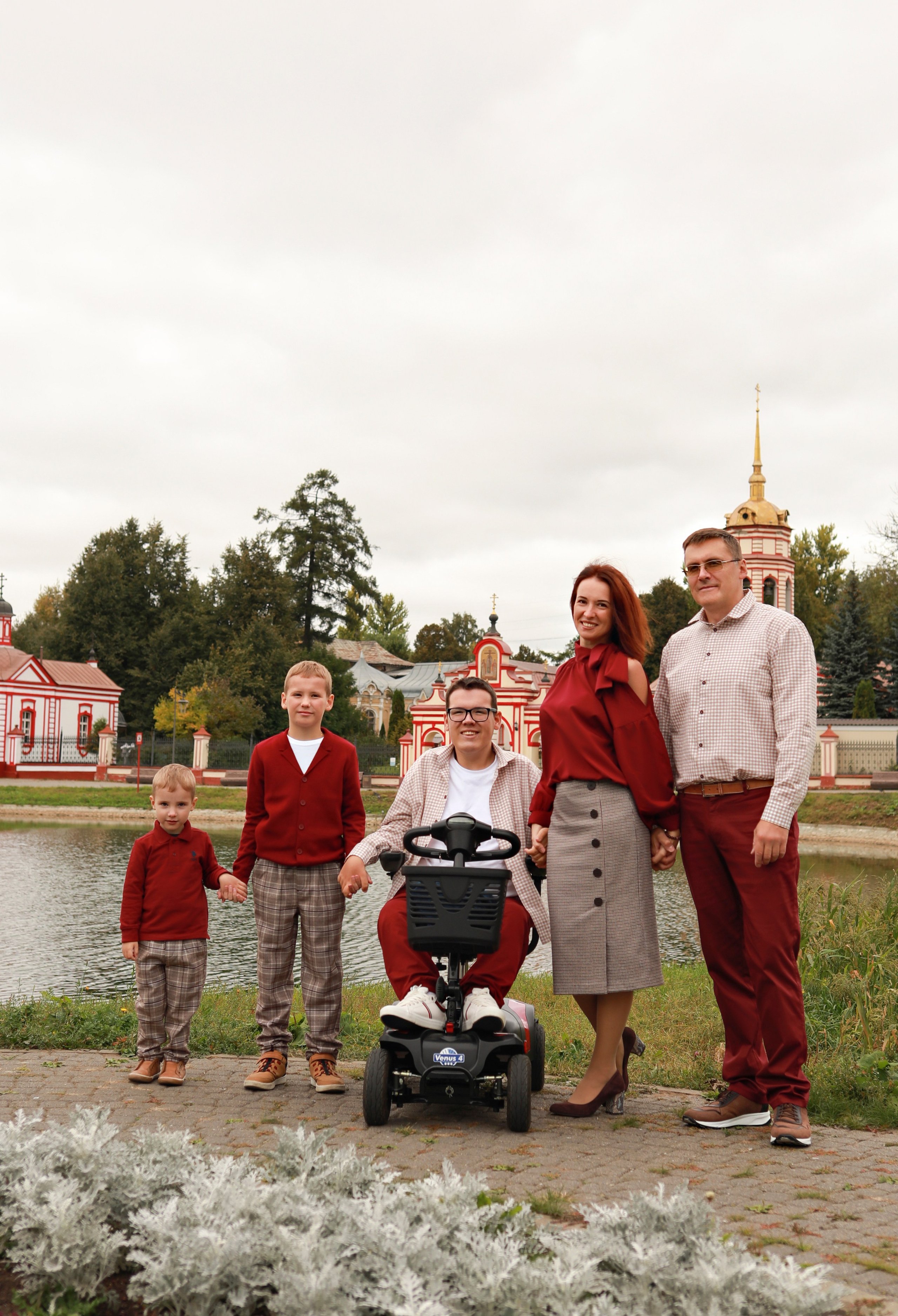 прогулочная семейная фотосессия