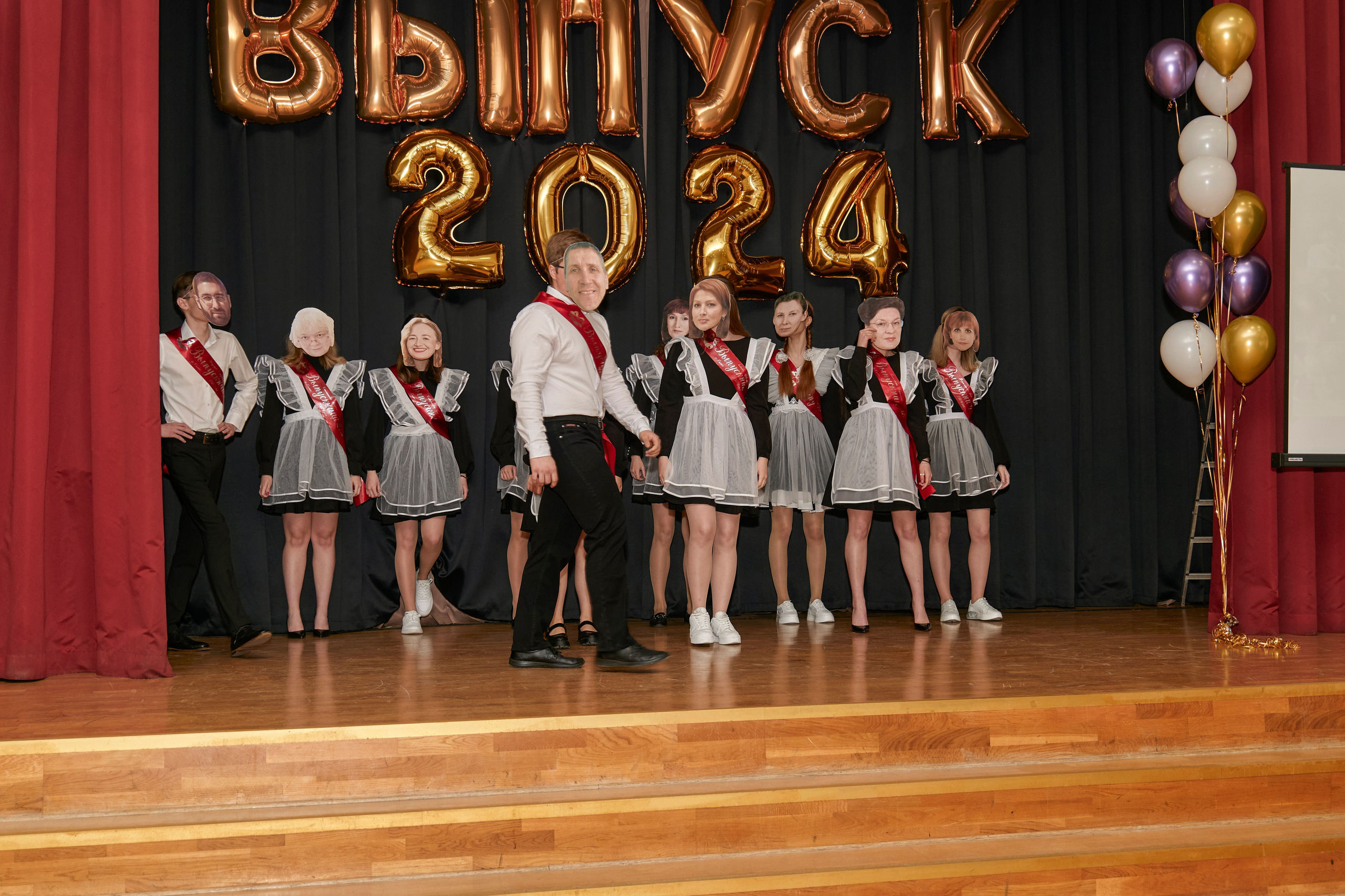 Последний звонок школа 1413. Детский и семейный фотограф г. Москва Оксана Катаджи