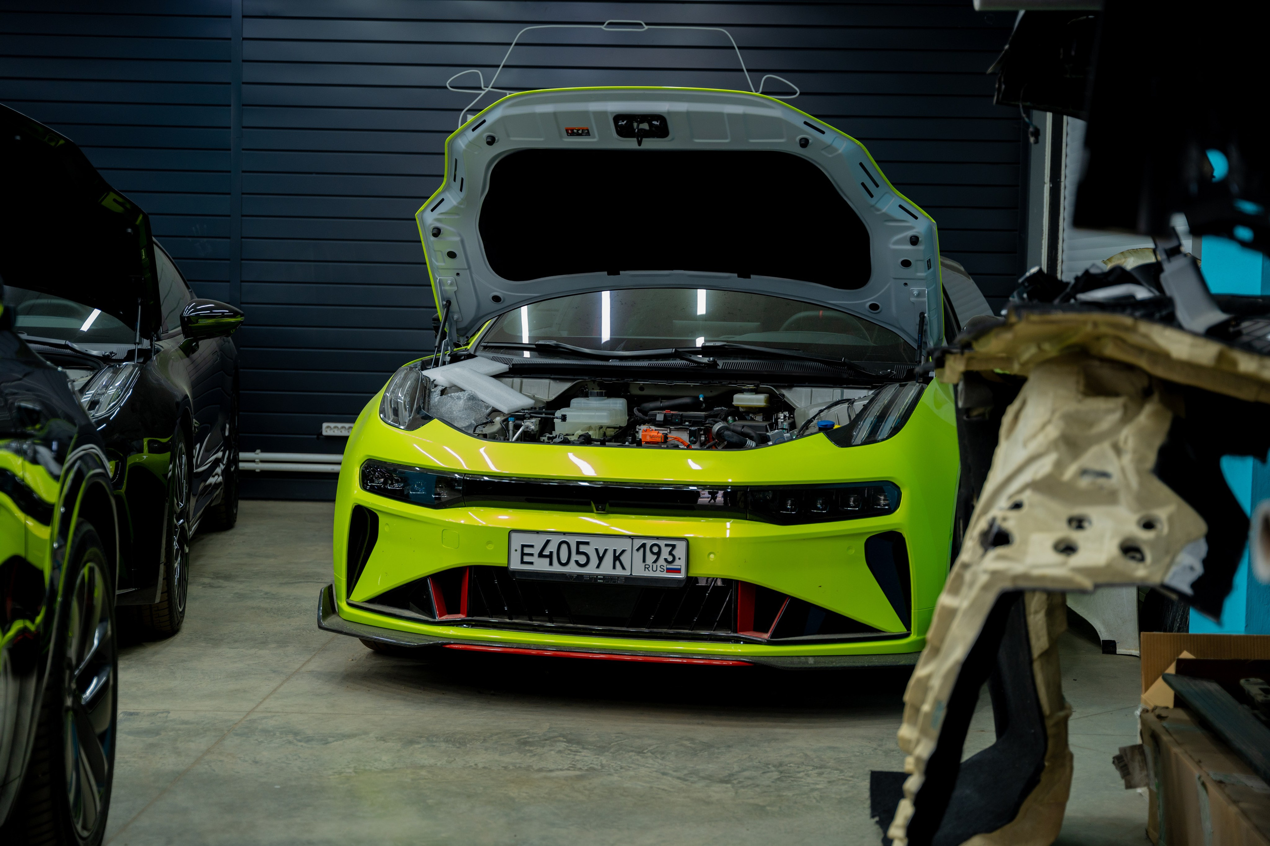 Интерьерная фотосъемка автосалона Elrus в Краснодаре. Zeekr, LiXiang Профессиональная фотосъемка интерьера премиум-автосалона в Краснодаре. Шедевры для Вас! Фотограф и Видеограф в Краснодаре Пахиев Руслан