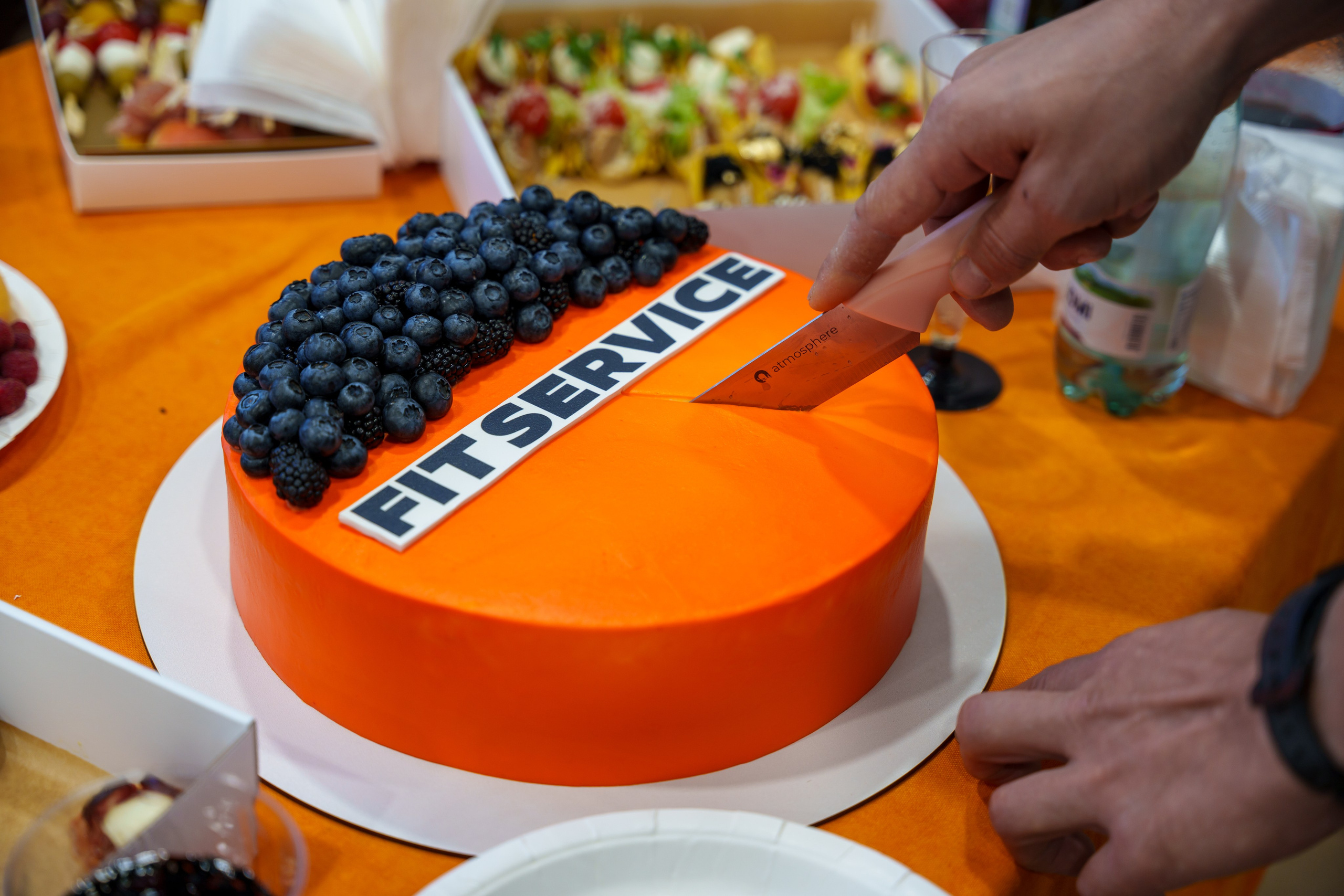 Интерьерная фотосъемка автосервиса Fit Service в Краснодаре — Профессиональная фотосъемка интерьера техцентра в Краснодаресеть СТО. Шедевры для Вас! Фотограф и Видеограф в Краснодаре Пахиев Руслан