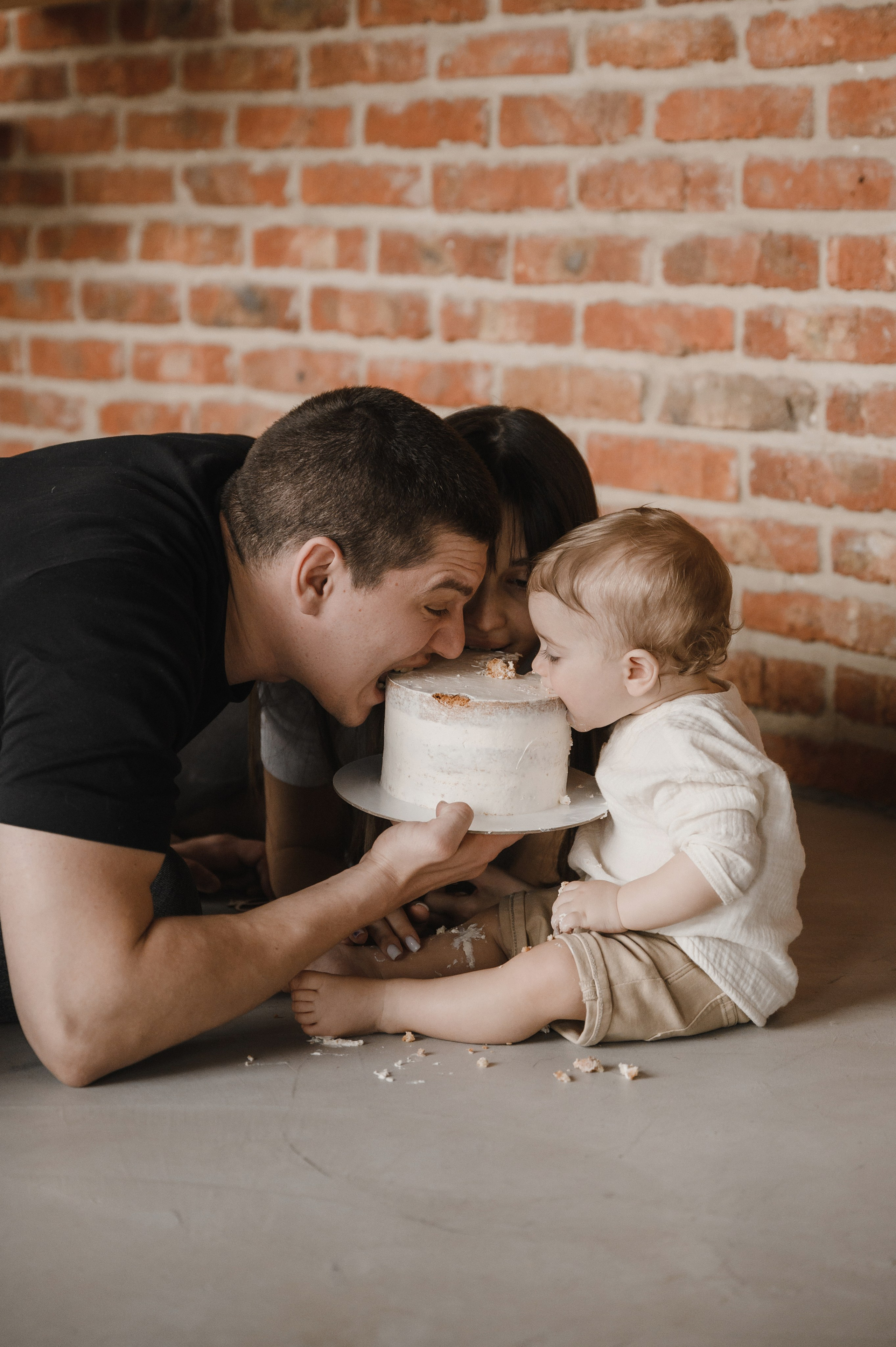 Илья, Вика и Дёма. Свадебный фотограф и видеограф