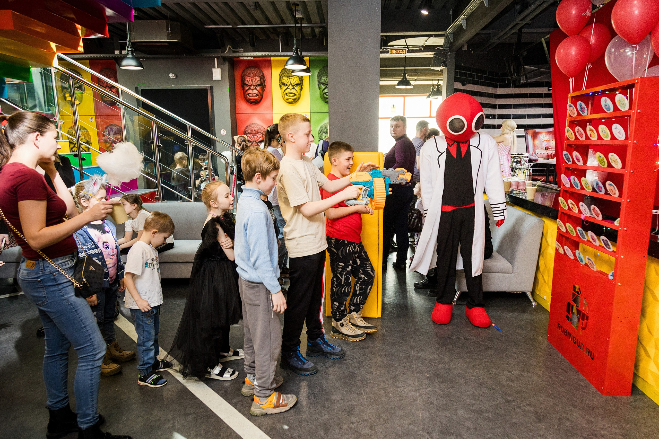 Арлекину 18 лет. Детский фотограф видеограф в Хабаровске Михаил Орлов