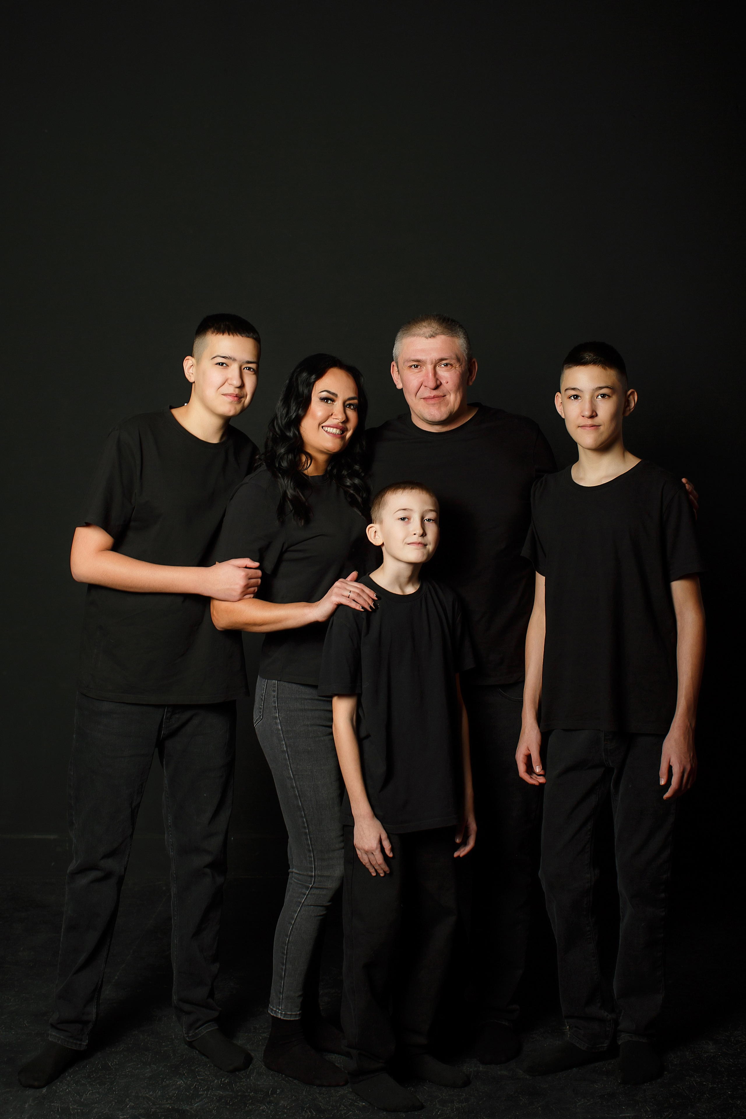 Семейный трендовый портрет. Семейный и детский фотограф в Стерлитамаке Разина Рахмангулова