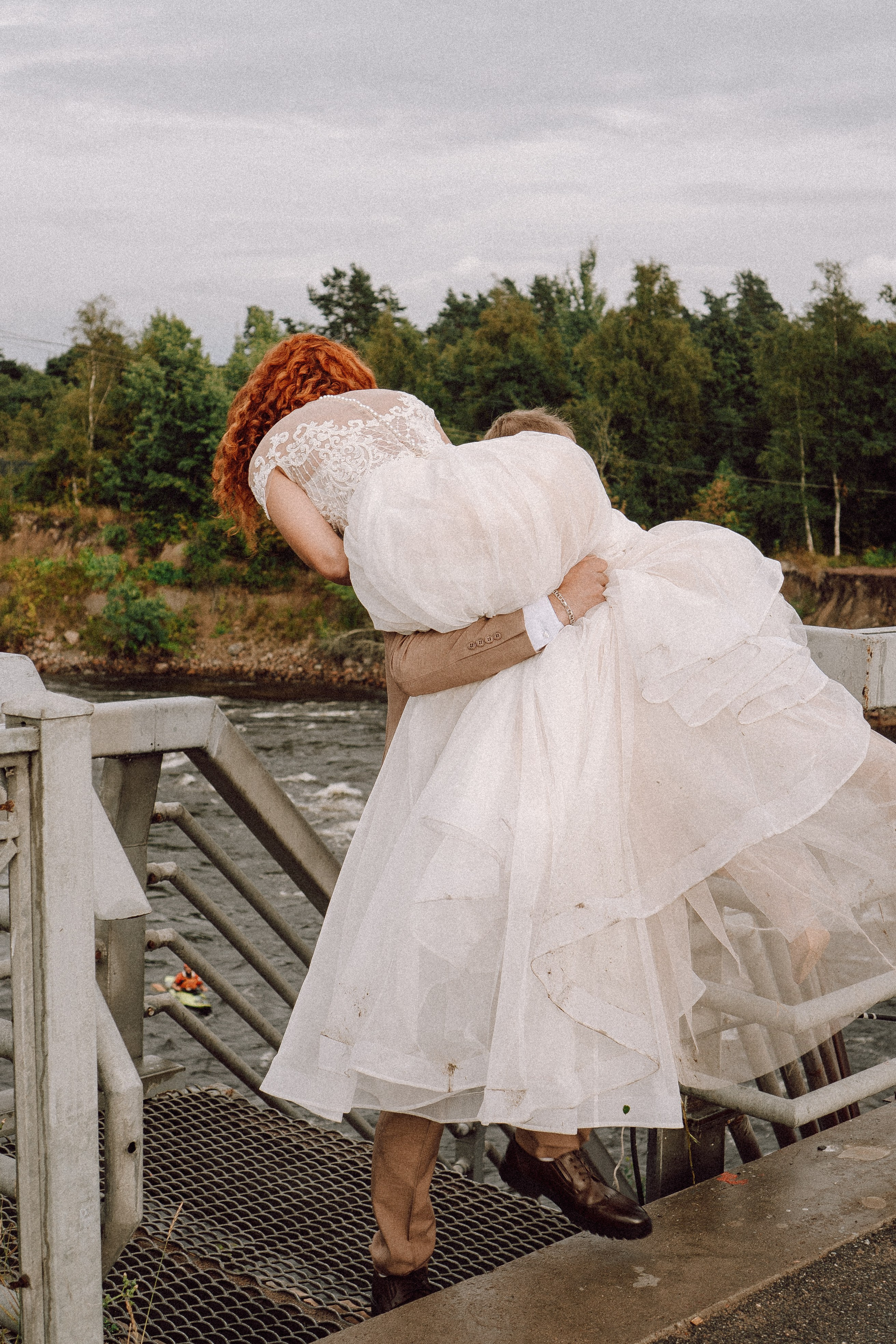 СВАДЕБНАЯ ФОТОСЕССИИЯ ПАРЫ В ГОРОДЕ ПРИОЗЕРСК В СОСНОВОМ ЛЕСУ И С ПИКАПОМ. Профессиональный фотограф, Санкт-Петербург — Виктория Богомолова