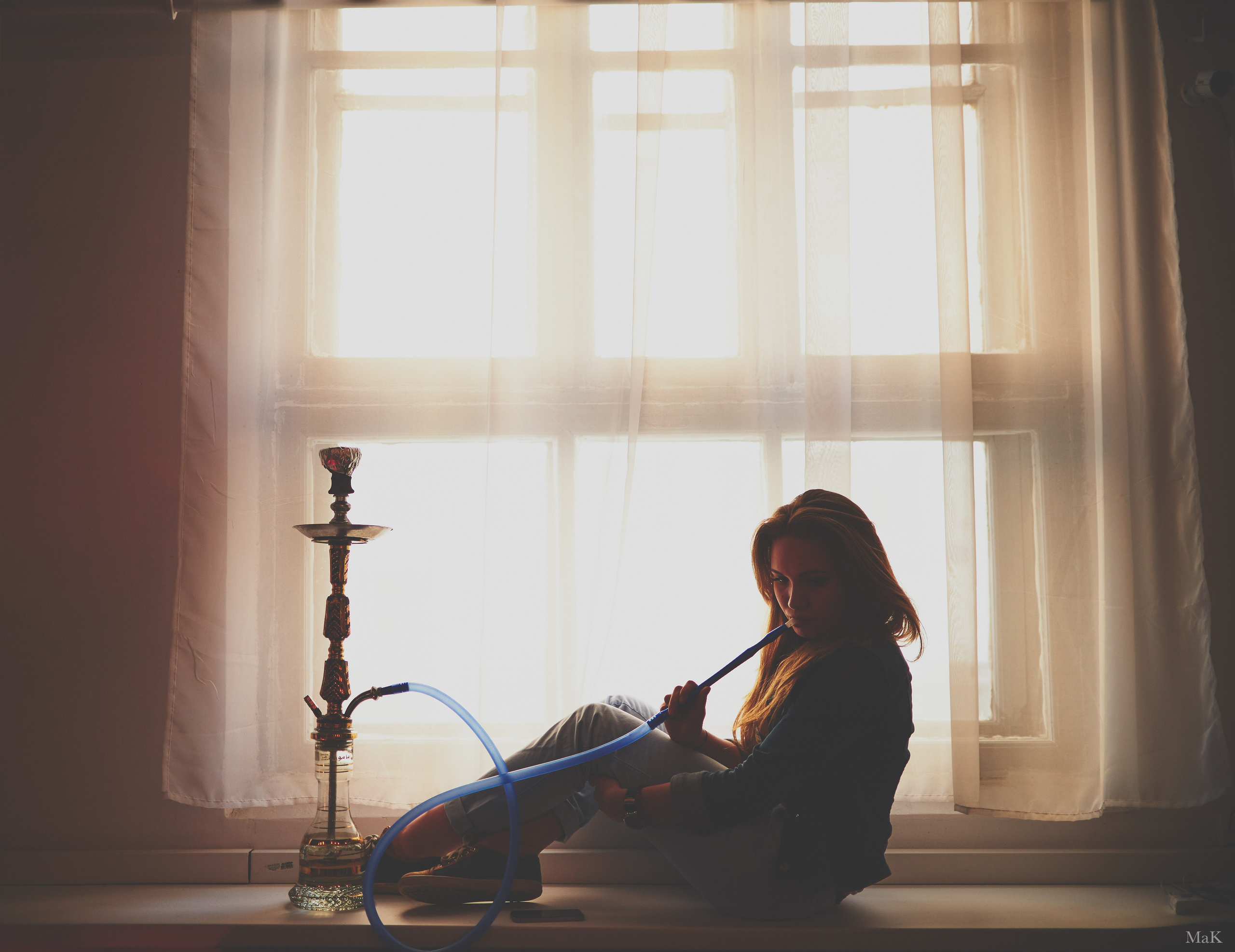 Александра у окна