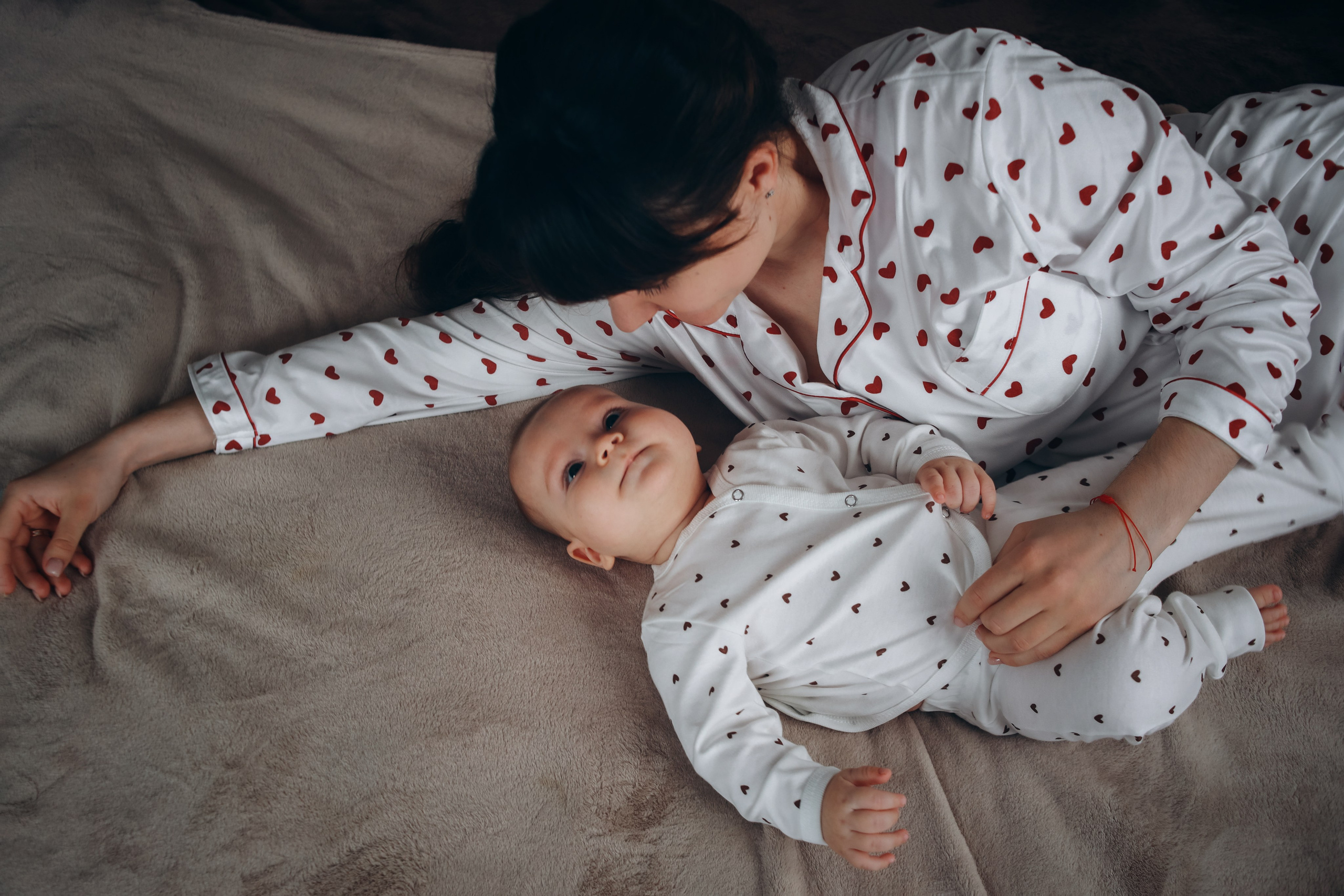 Семейная фотосессия дома с ребенком. Свадебный и семейный фотограф в Краснодарском крае Мария Данилкина