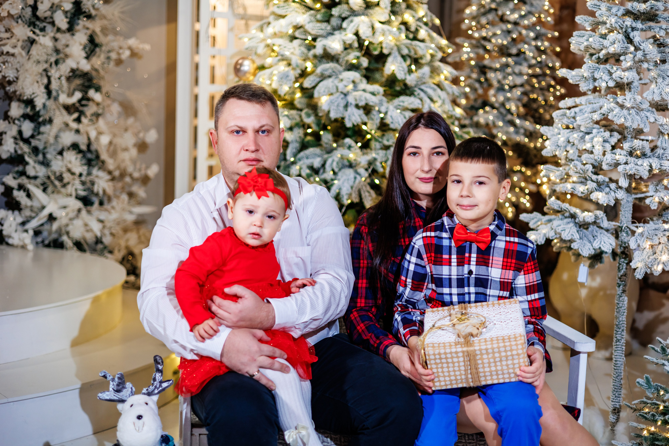 Юля с семьей Новый год 25. Свадебный и семейный фотограф в Армавире