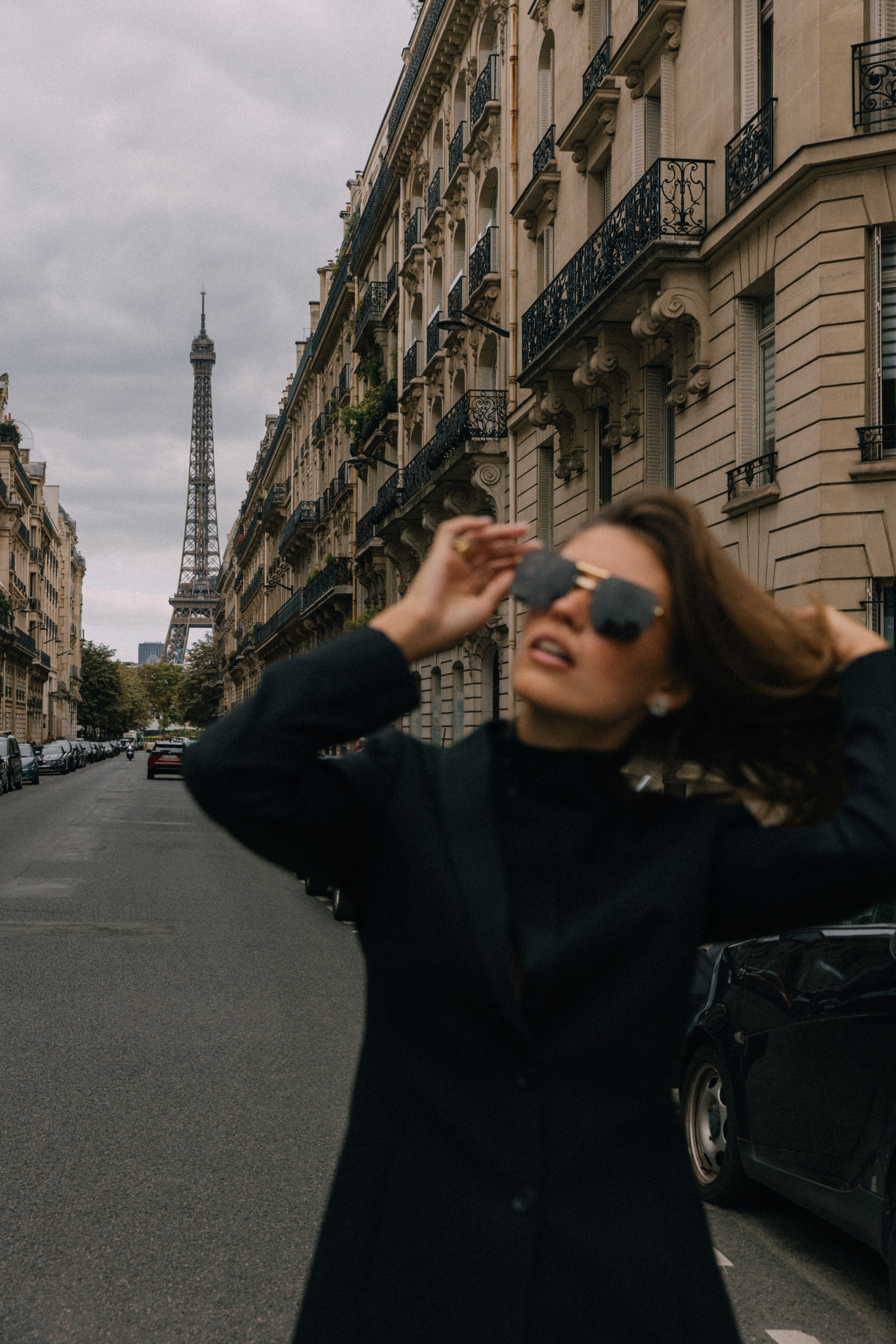 Hit the road. Photographer in Paris
