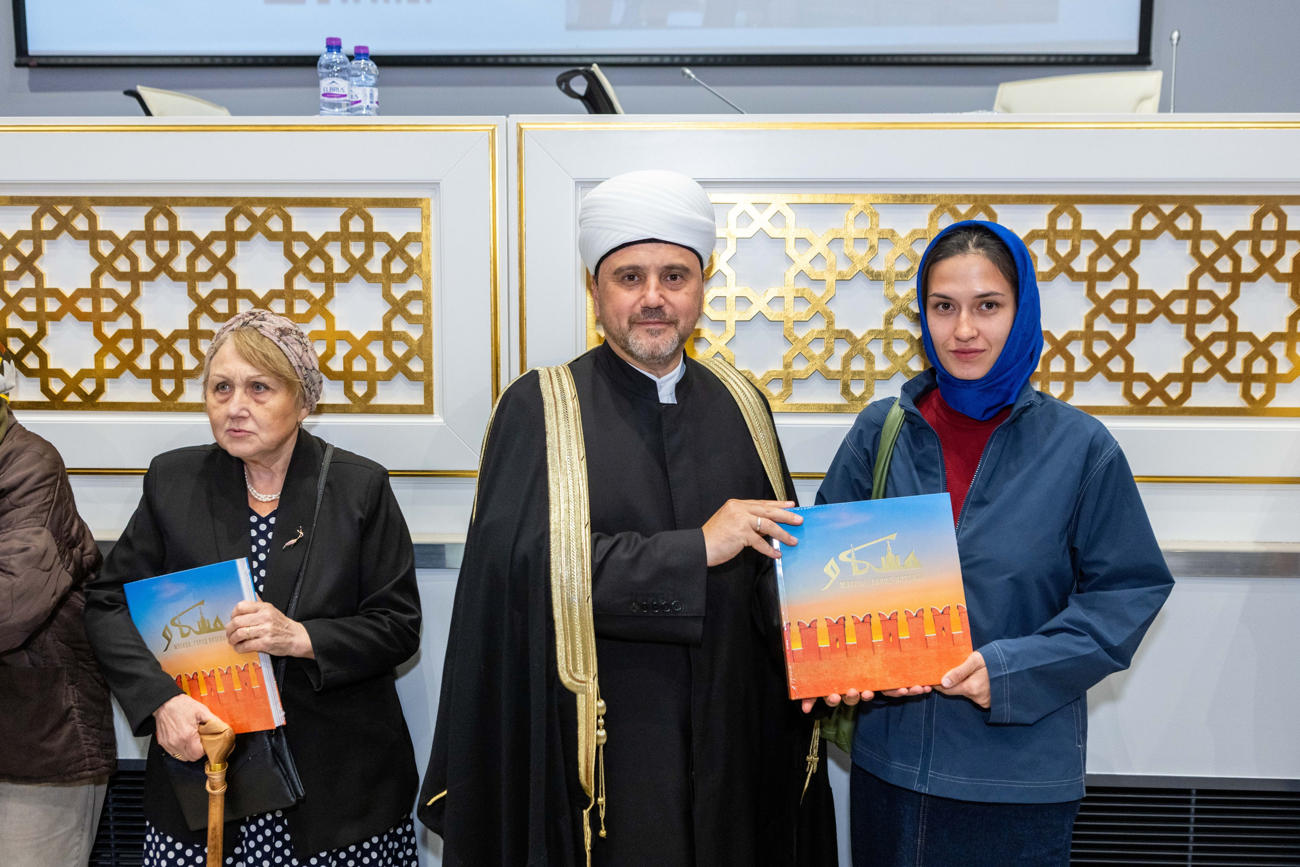 Репортаж с презентации книги — «Москва: город вязевый». Рекламный, предметный, репортажный, семейный фотограф и художник в Москве