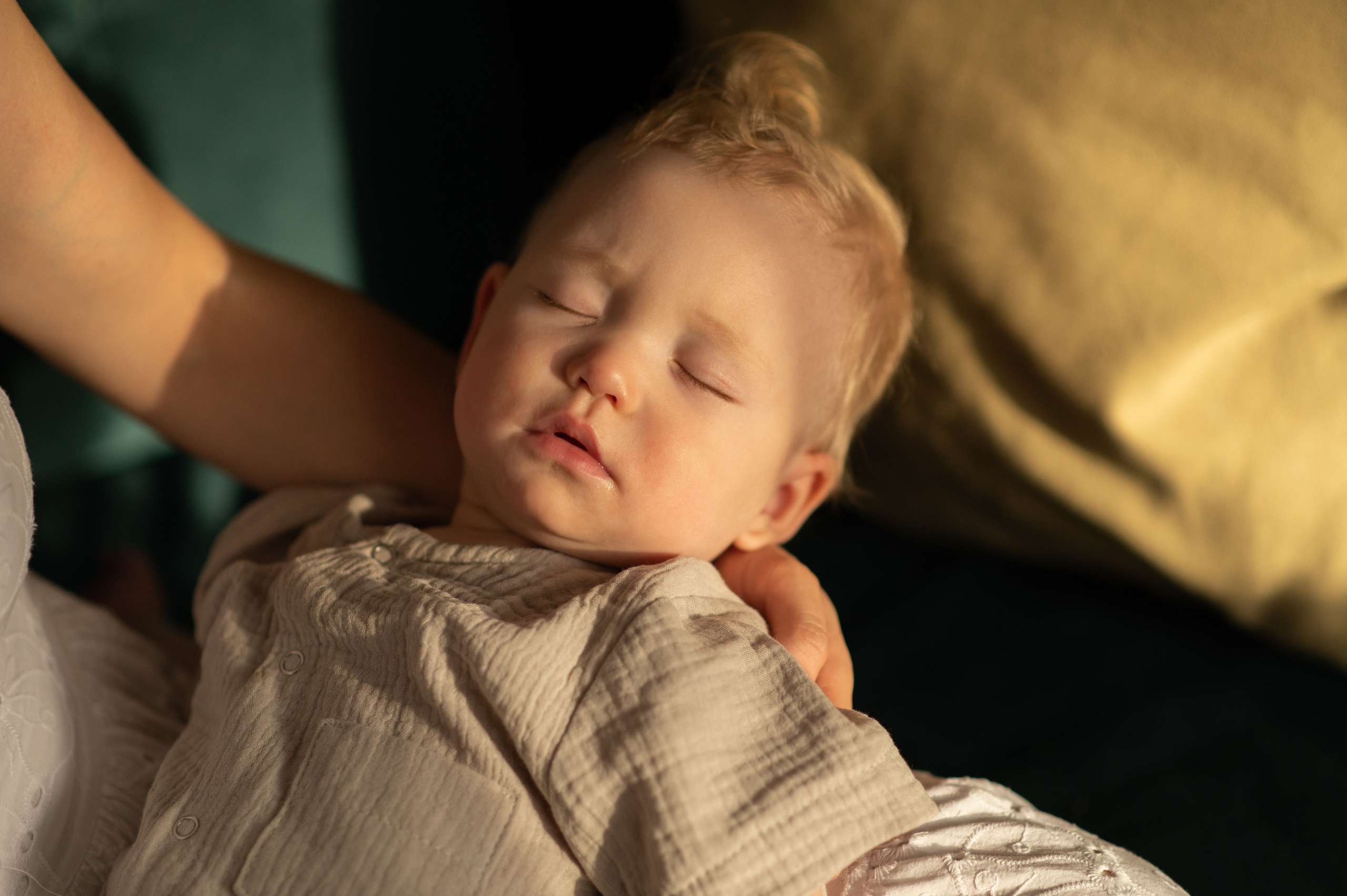 Съёмка семьи с новорожденным или малышом на ГВ. Семейный и детский фотограф в Москве Анна Оськина