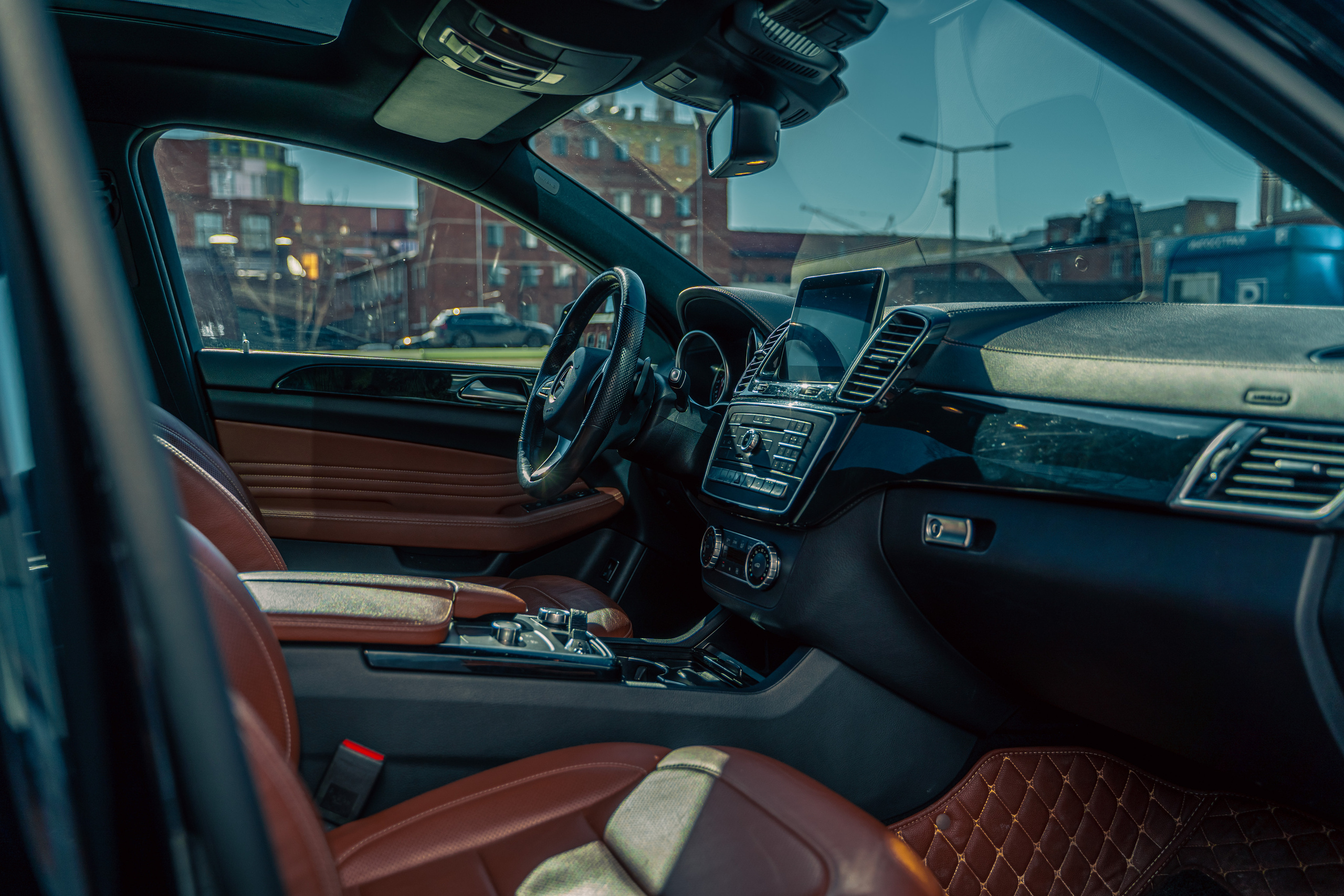 CAR. Универсальный фотограф в Москве Михаил Королёв