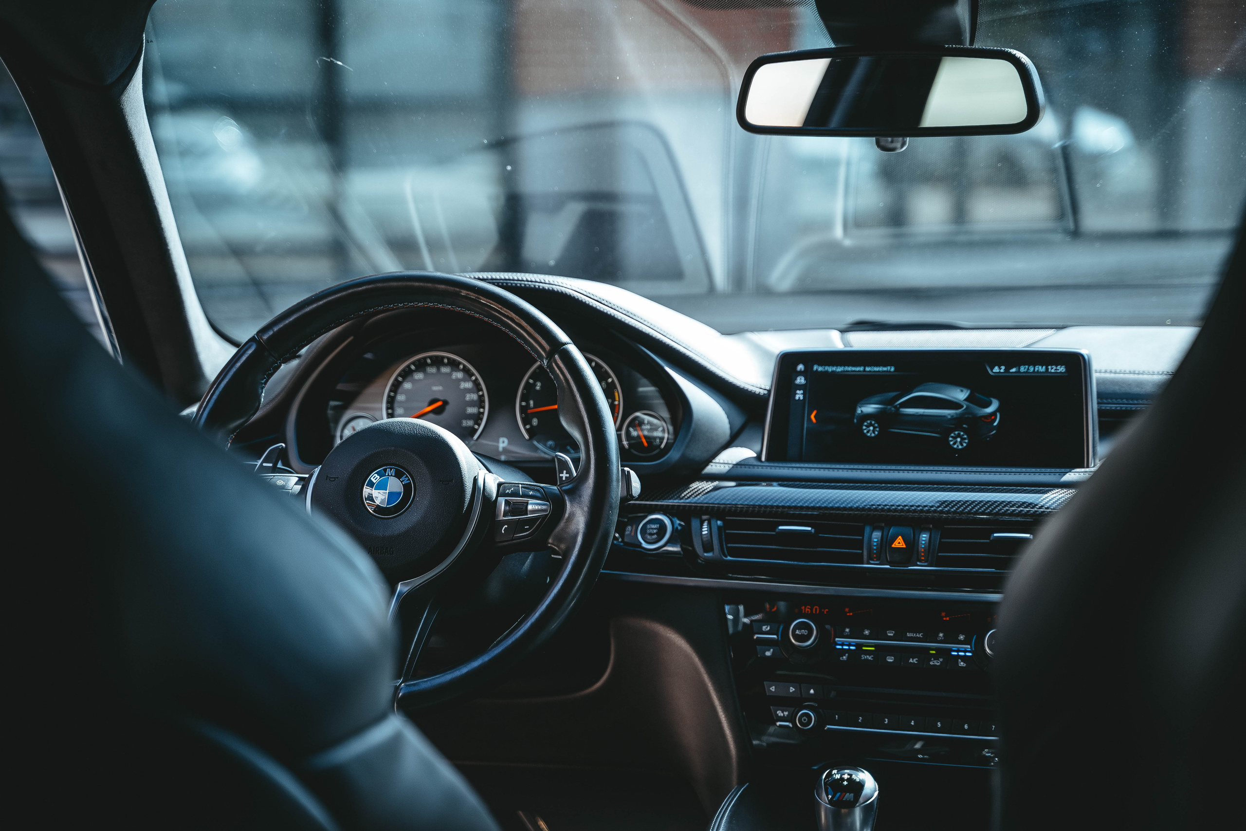 CAR. Универсальный фотограф в Москве Михаил Королёв