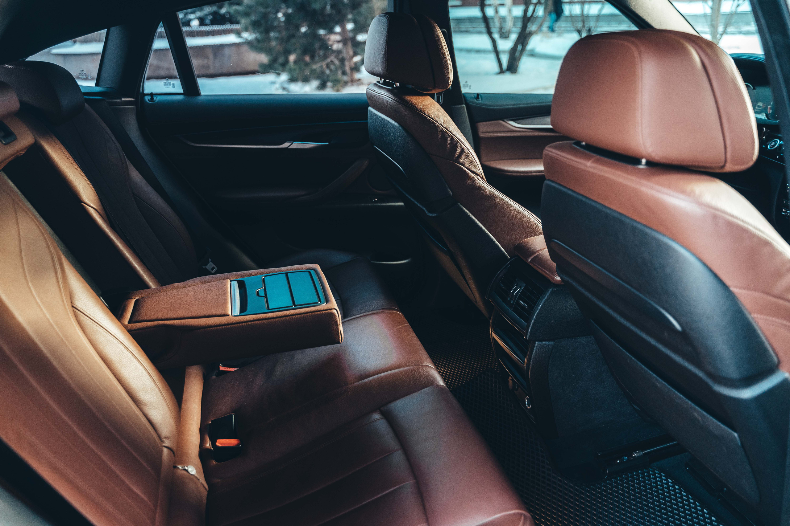 CAR. Универсальный фотограф в Москве Михаил Королёв