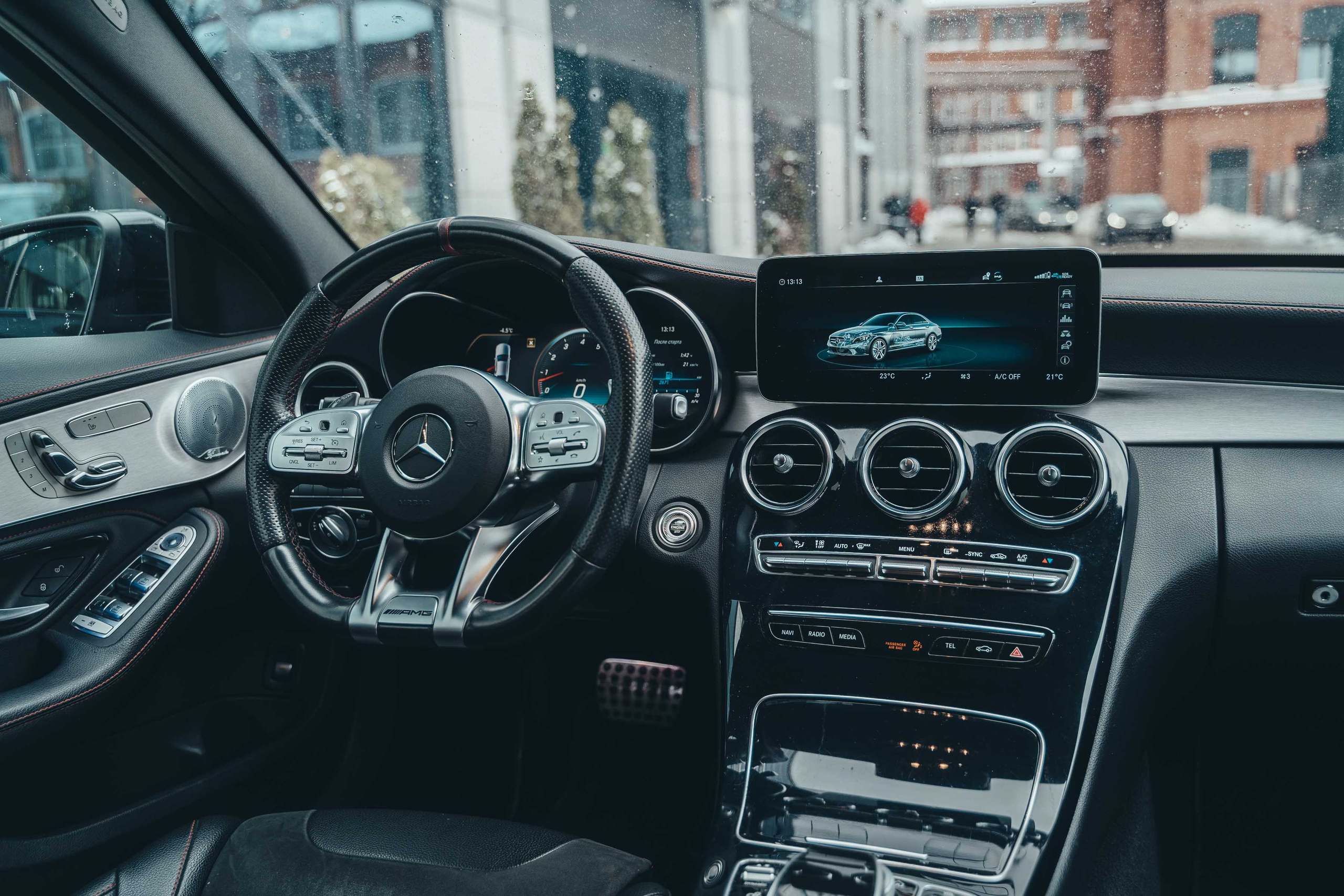 CAR. Универсальный фотограф в Москве Михаил Королёв