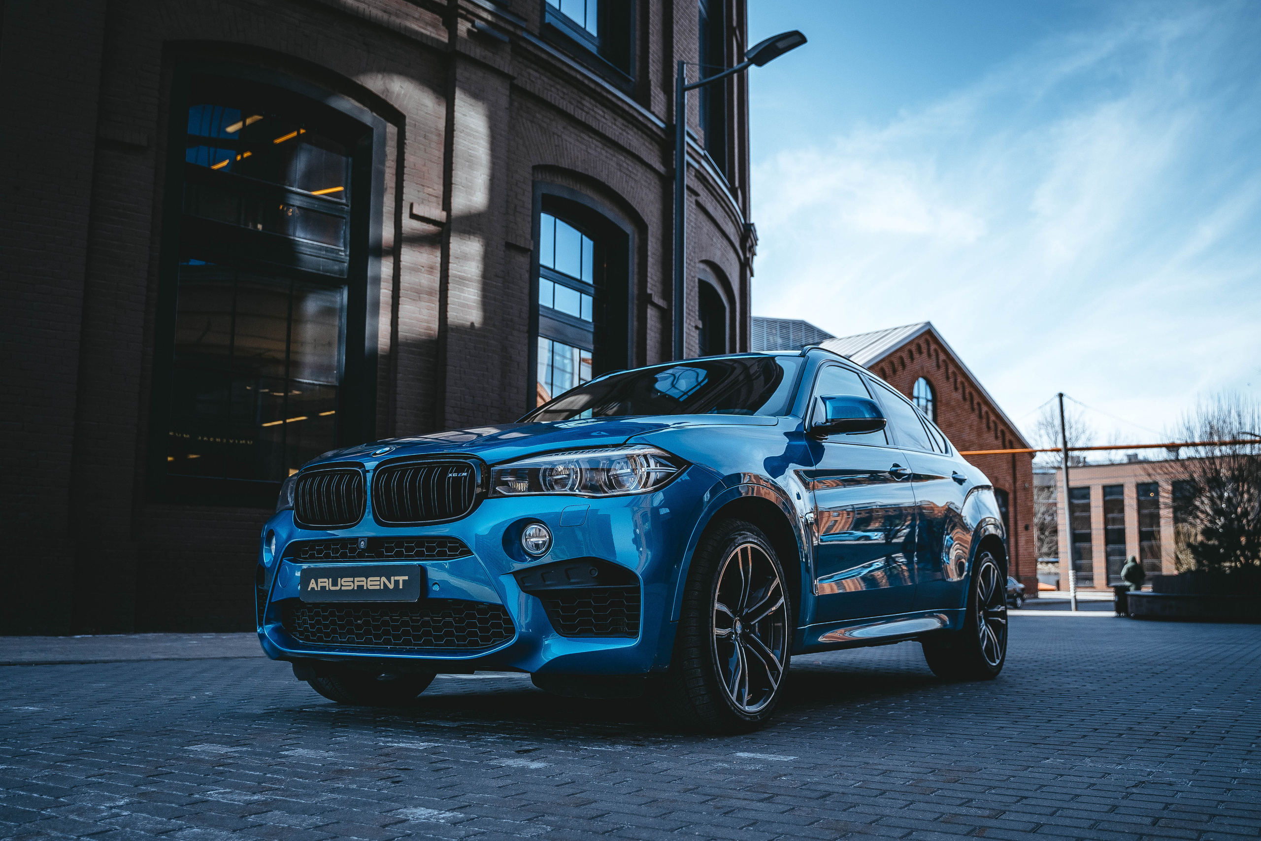 CAR. Универсальный фотограф в Москве Михаил Королёв