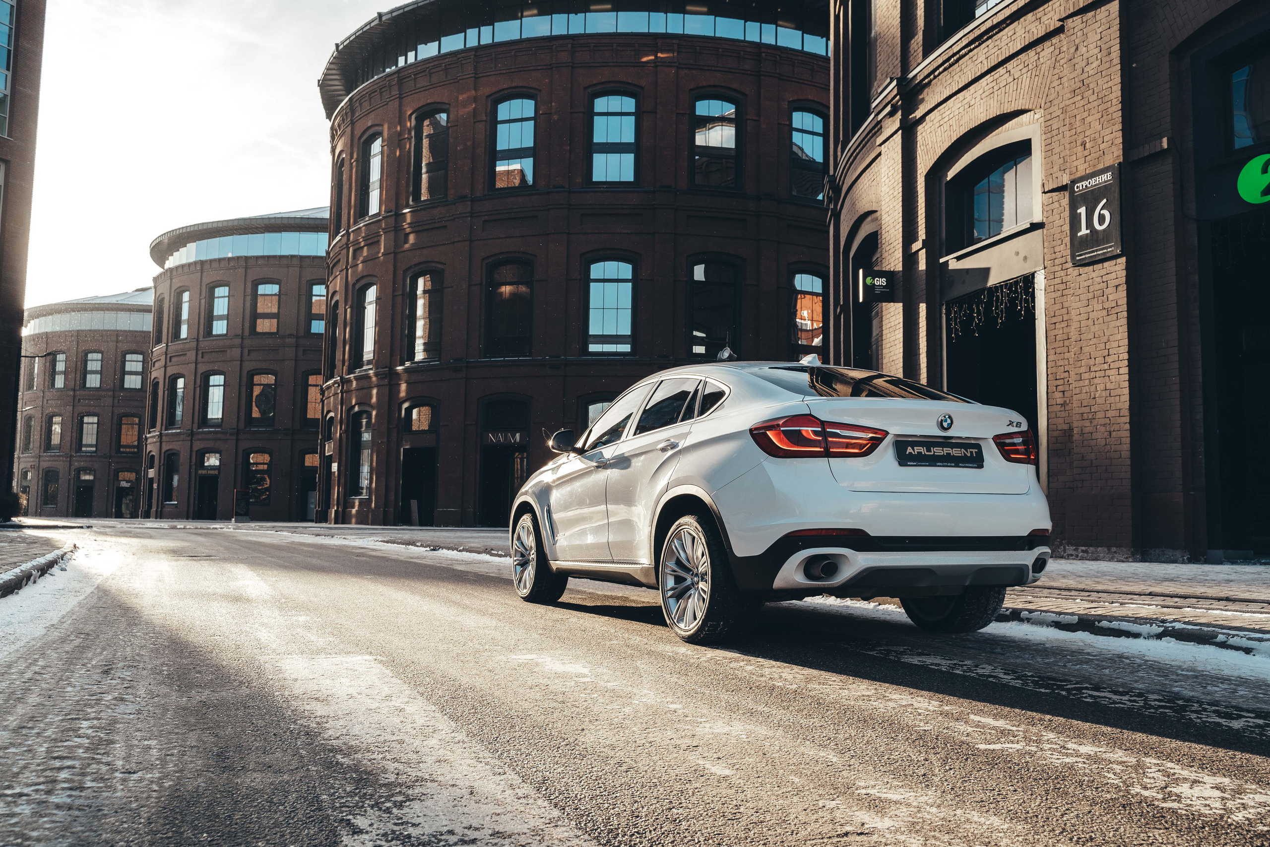 CAR. Универсальный фотограф в Москве Михаил Королёв