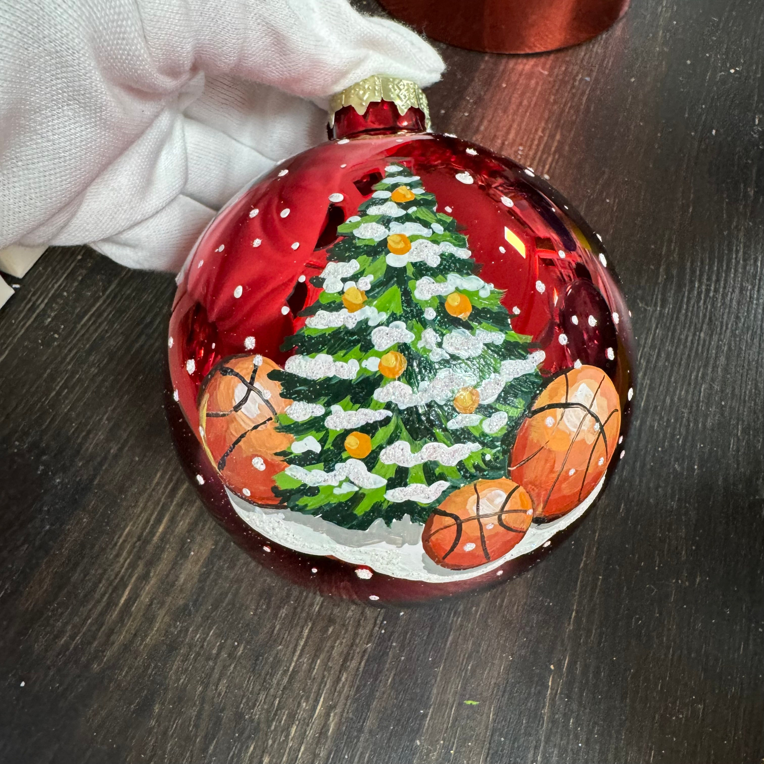 ArtSHARm- наше портфолио по ёлочным шарам с ручной росписью. Художественная ручная роспись елочных шаров, корпоративные подарки и восковые аромасвечи