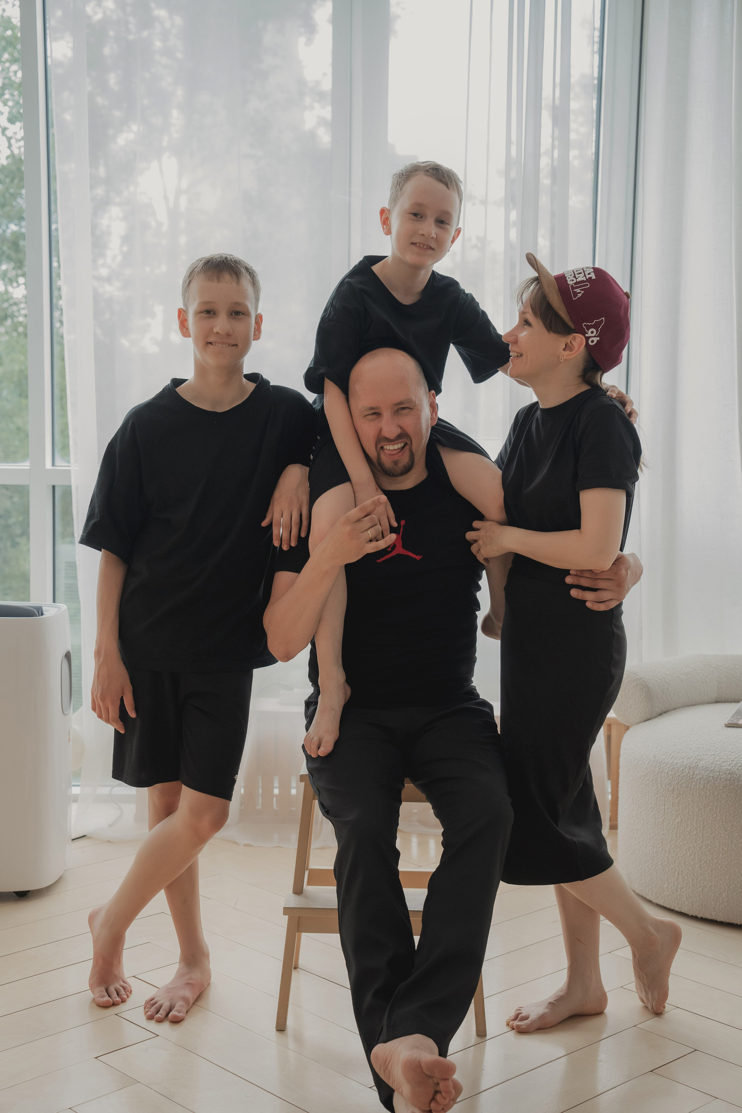 Семейная фотосессия в студии «Когда вместе». Семейный фотограф Екатеринбург Татьяна Девятых