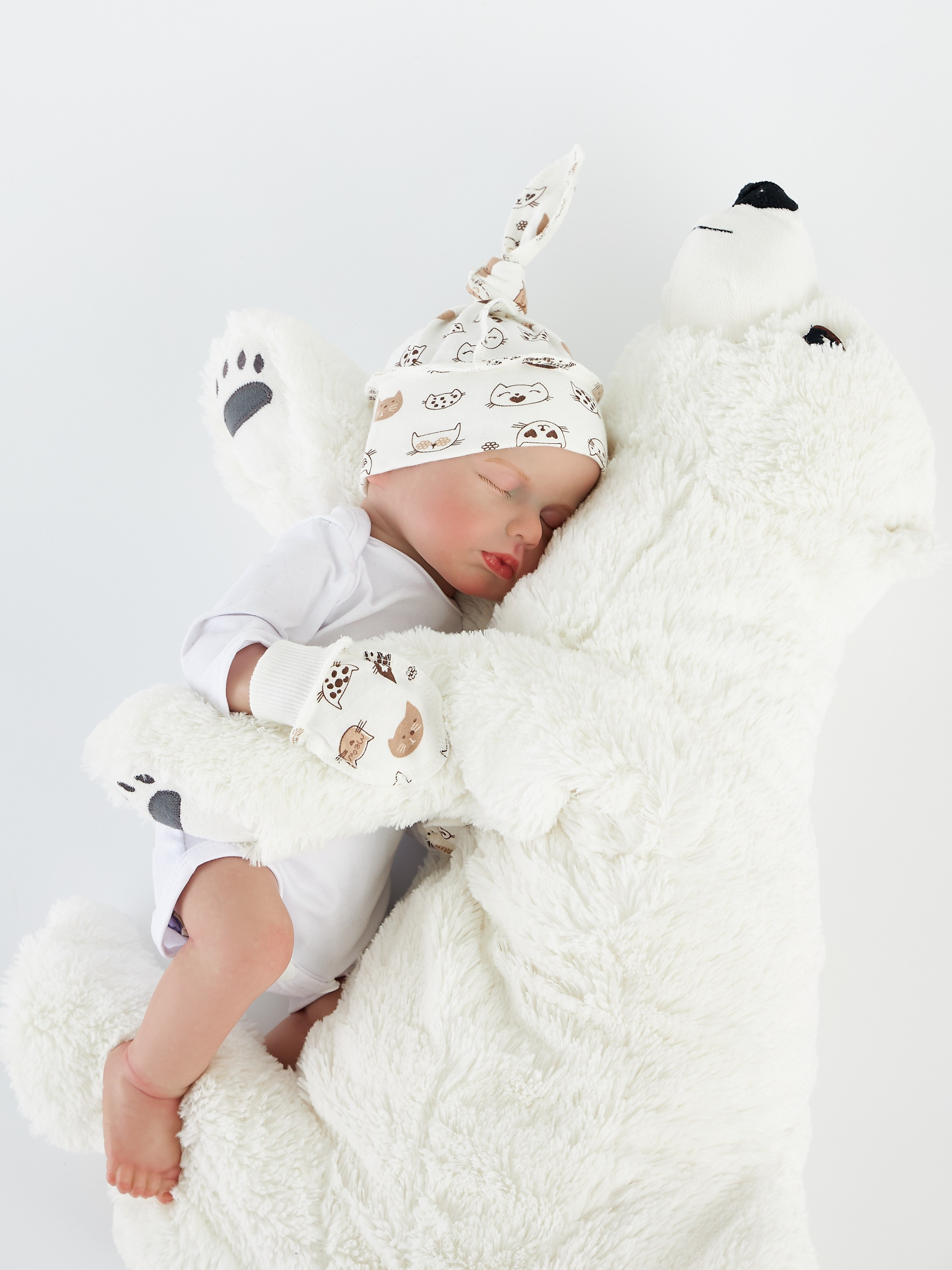 Фотосъемка детской одежды раскладкой для маркетплейсов. Алексей Темнов — фотограф в Пятигорске