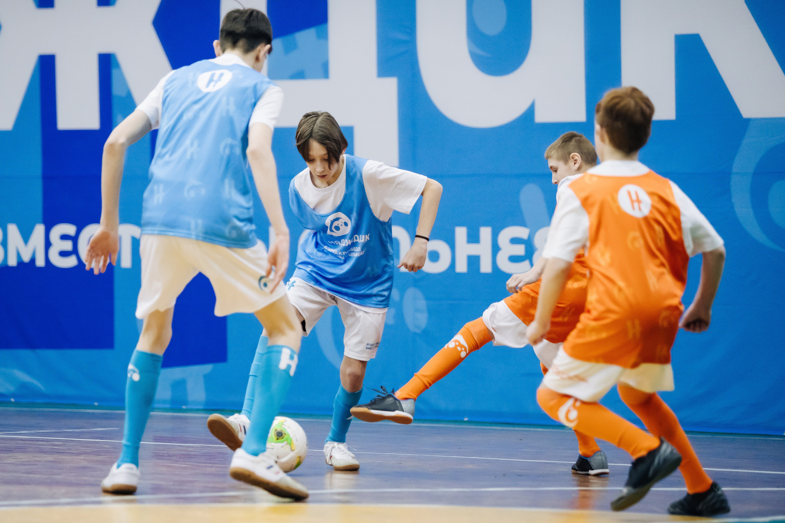 Турнир по футболу среди команд школ-интернатов Магнитогорска «Надеждик CUP» // 08.12.2024. Денис Прохоров Фотограф в г. Магнитогорск