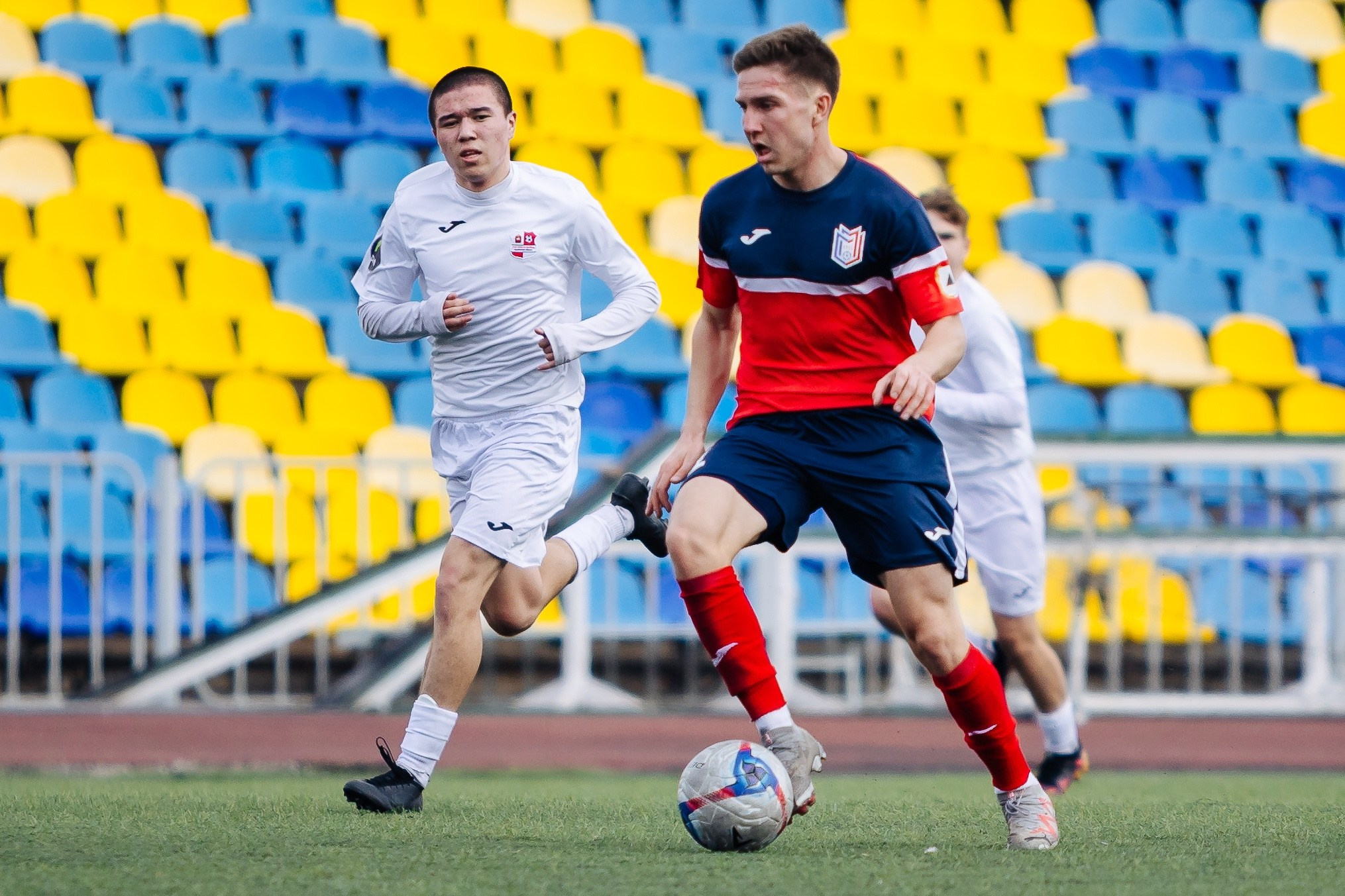 ФК «Металлург-Магнитогорск» vs ФК «ОСШ-Челябинск-М» // 05.04.25. Денис Прохоров Фотограф в г. Магнитогорск