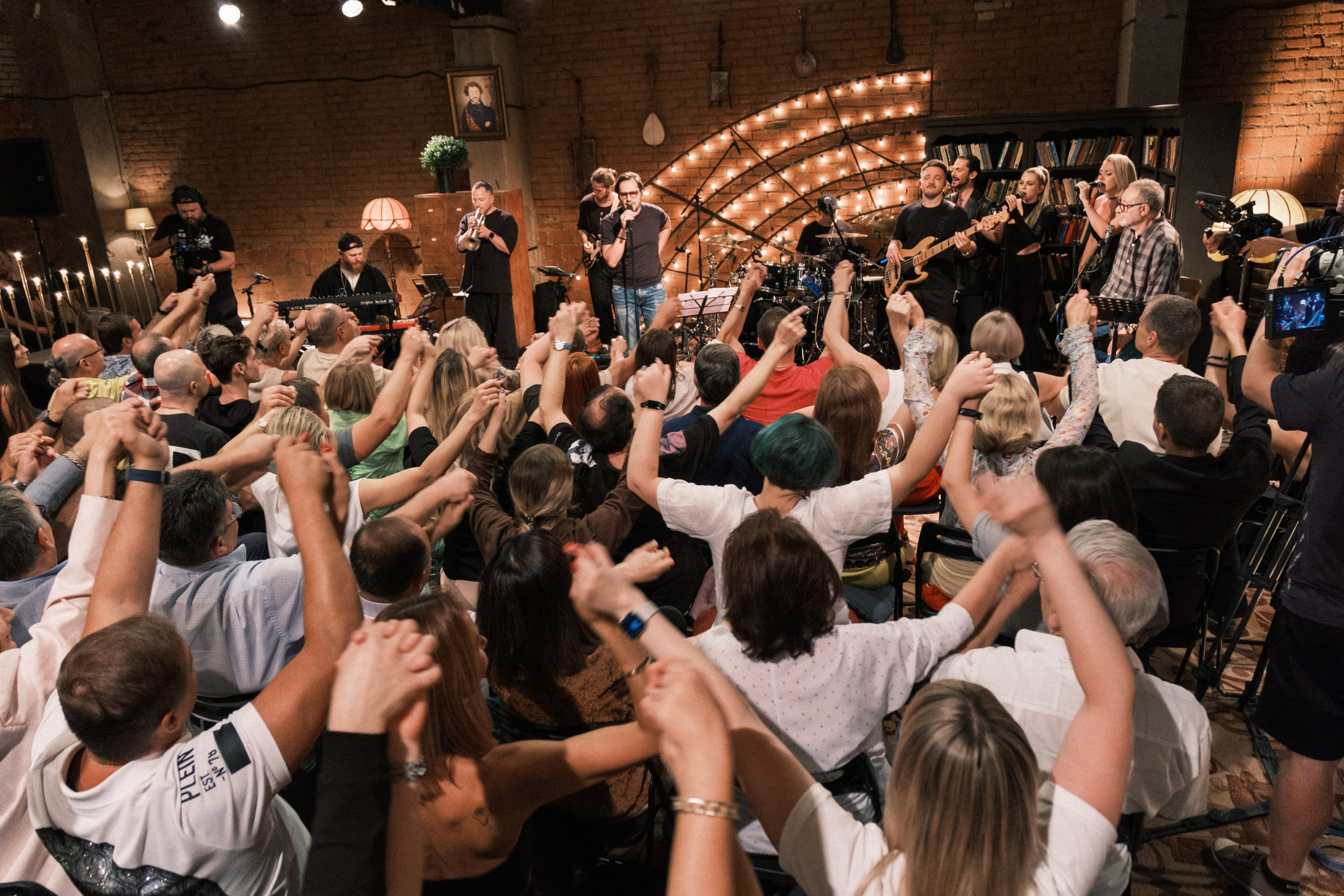 Квартирник у Маргулиса. Александр Ревва (Артур Пирожков). Профессиональный фотограф в Москве и МО Денис Кулешов