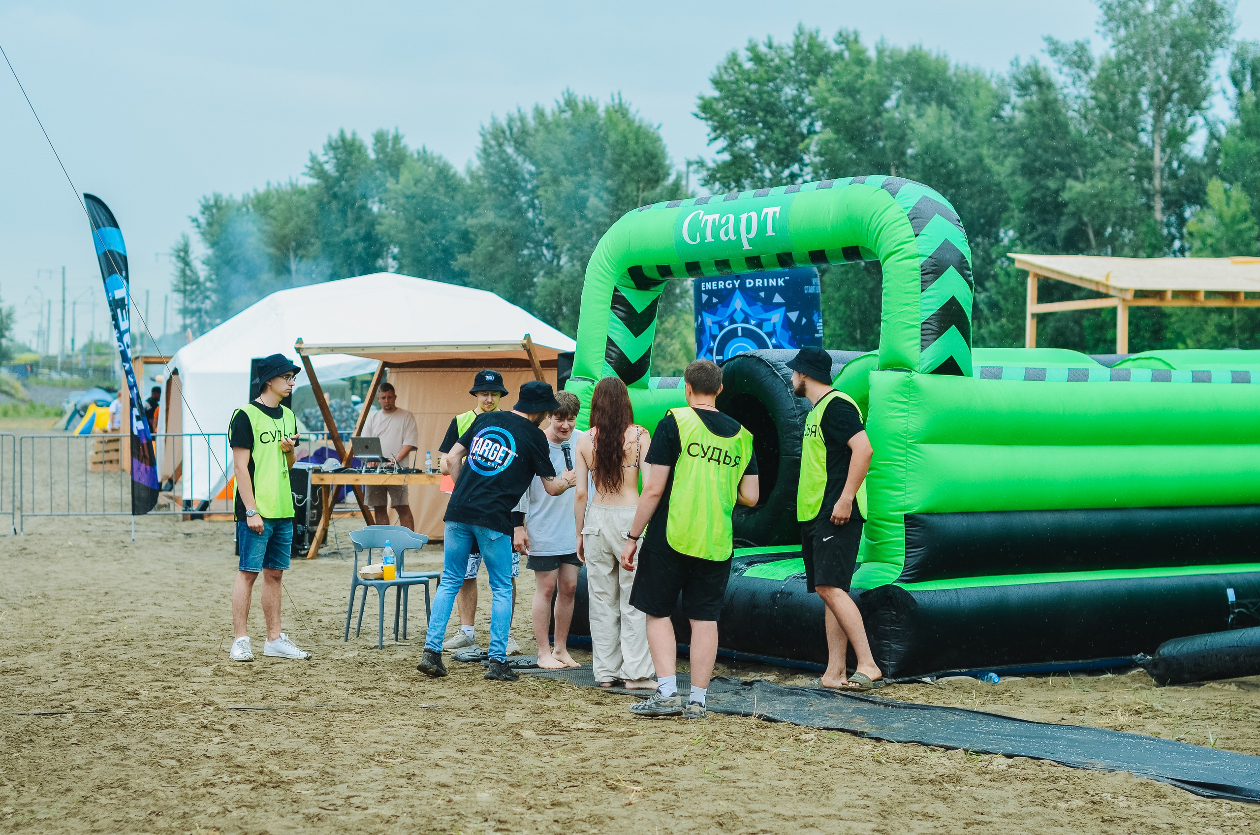 Фестиваль «Грань» 2025. Спортивная площадка. Денисова Аля — фотограф для парных съемок и индивидуальных историй в Барнауле