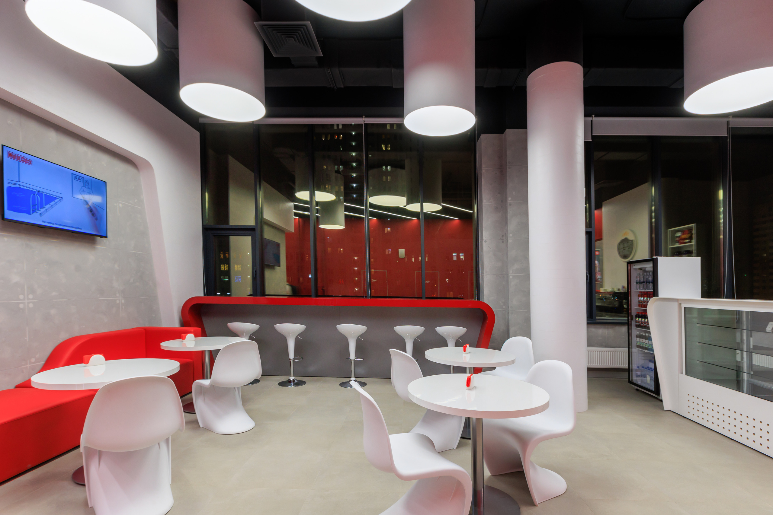 Фотограф для интерьерной съемки фитнес-клуба World Class Нагорный. Контент для бизнеса в Екатеринбурге Полдень Медиа