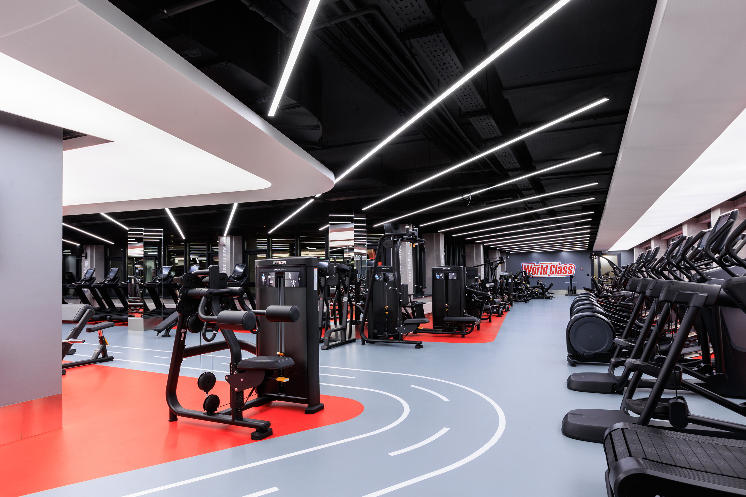 Фотограф для интерьерной съемки фитнес-клуба World Class Нагорный. Контент для бизнеса в Екатеринбурге Полдень Медиа