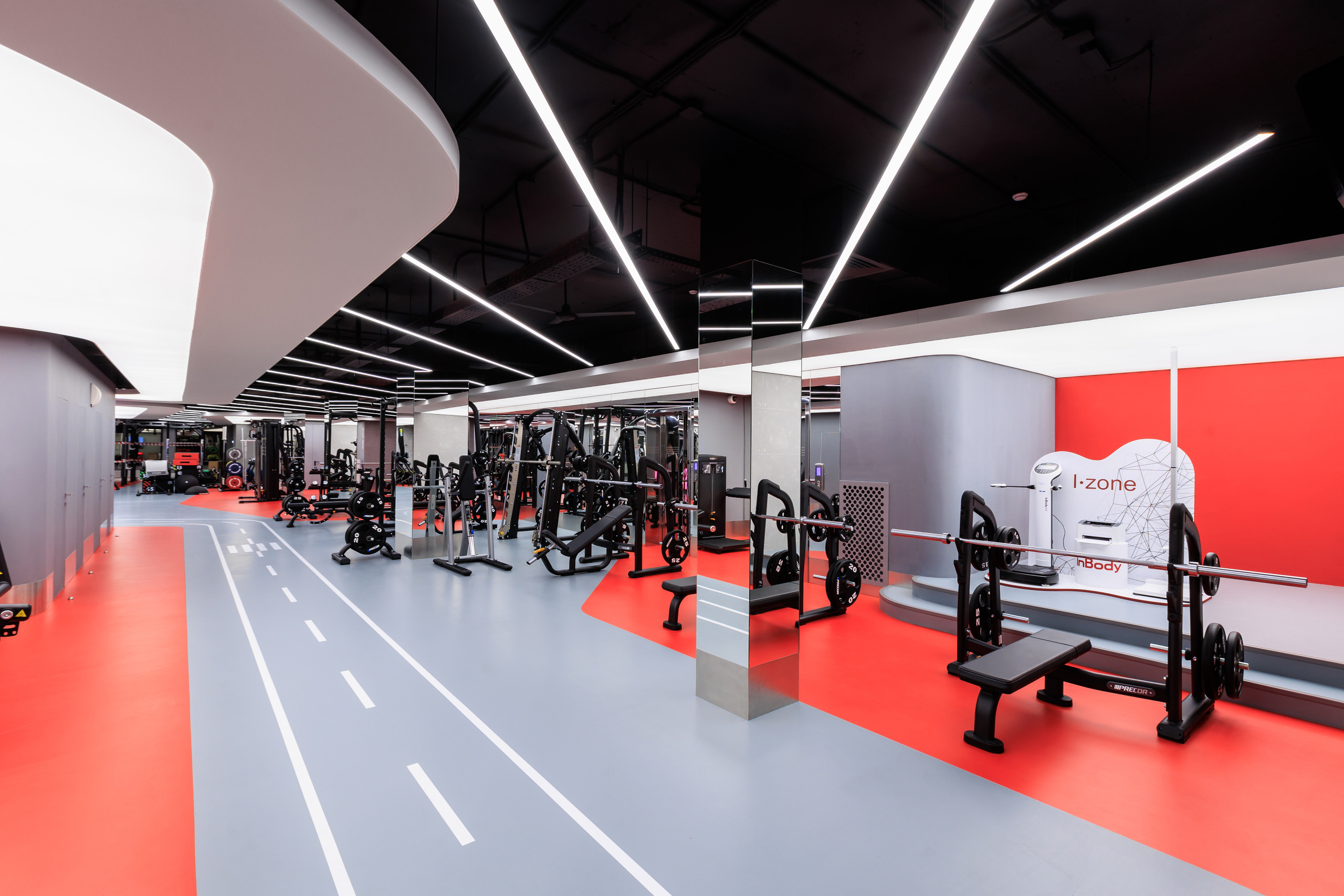 Фотограф для интерьерной съемки фитнес-клуба World Class Нагорный. Контент для бизнеса в Екатеринбурге Полдень Медиа