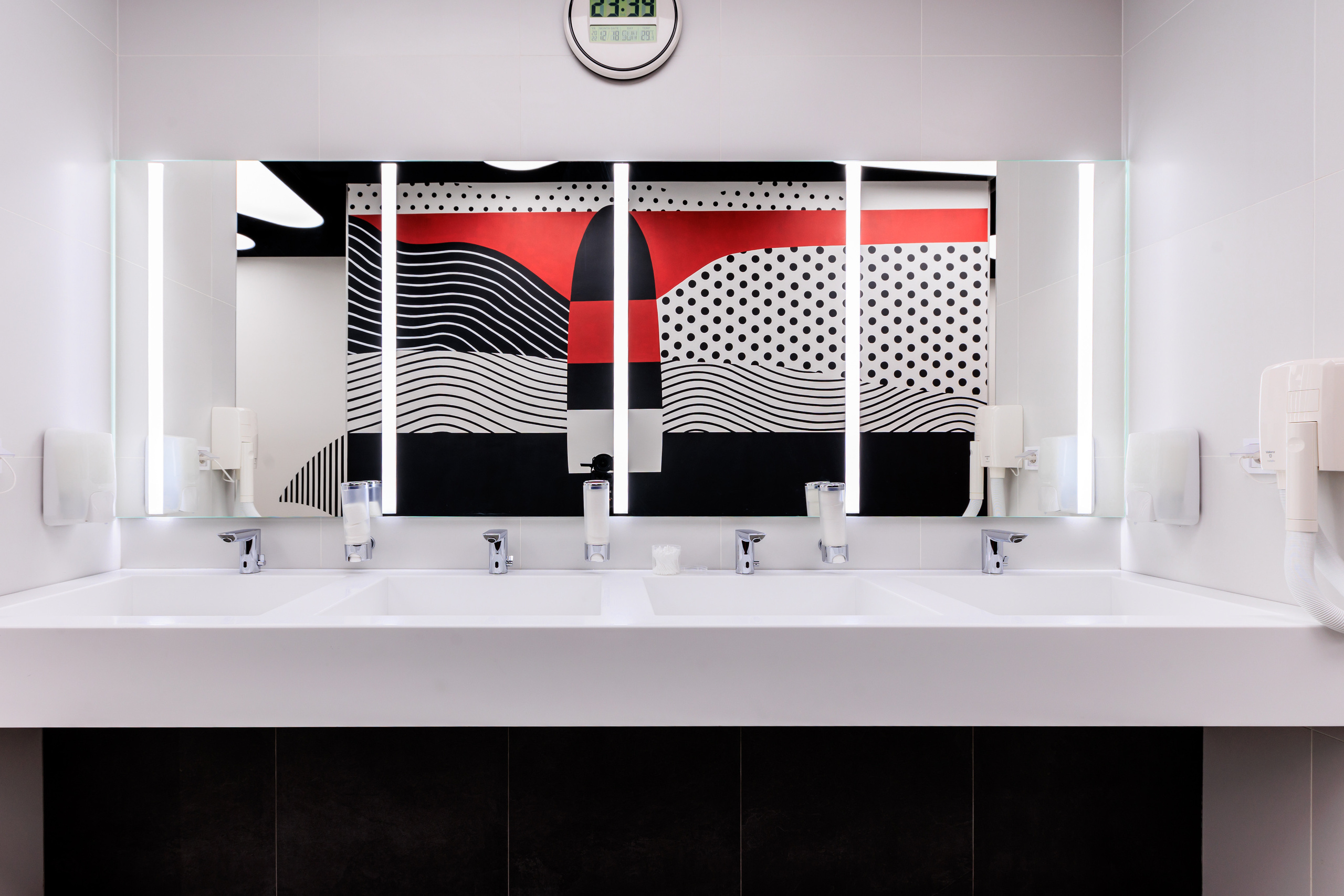 Фотограф для интерьерной съемки фитнес-клуба World Class Нагорный. Контент для бизнеса в Екатеринбурге Полдень Медиа