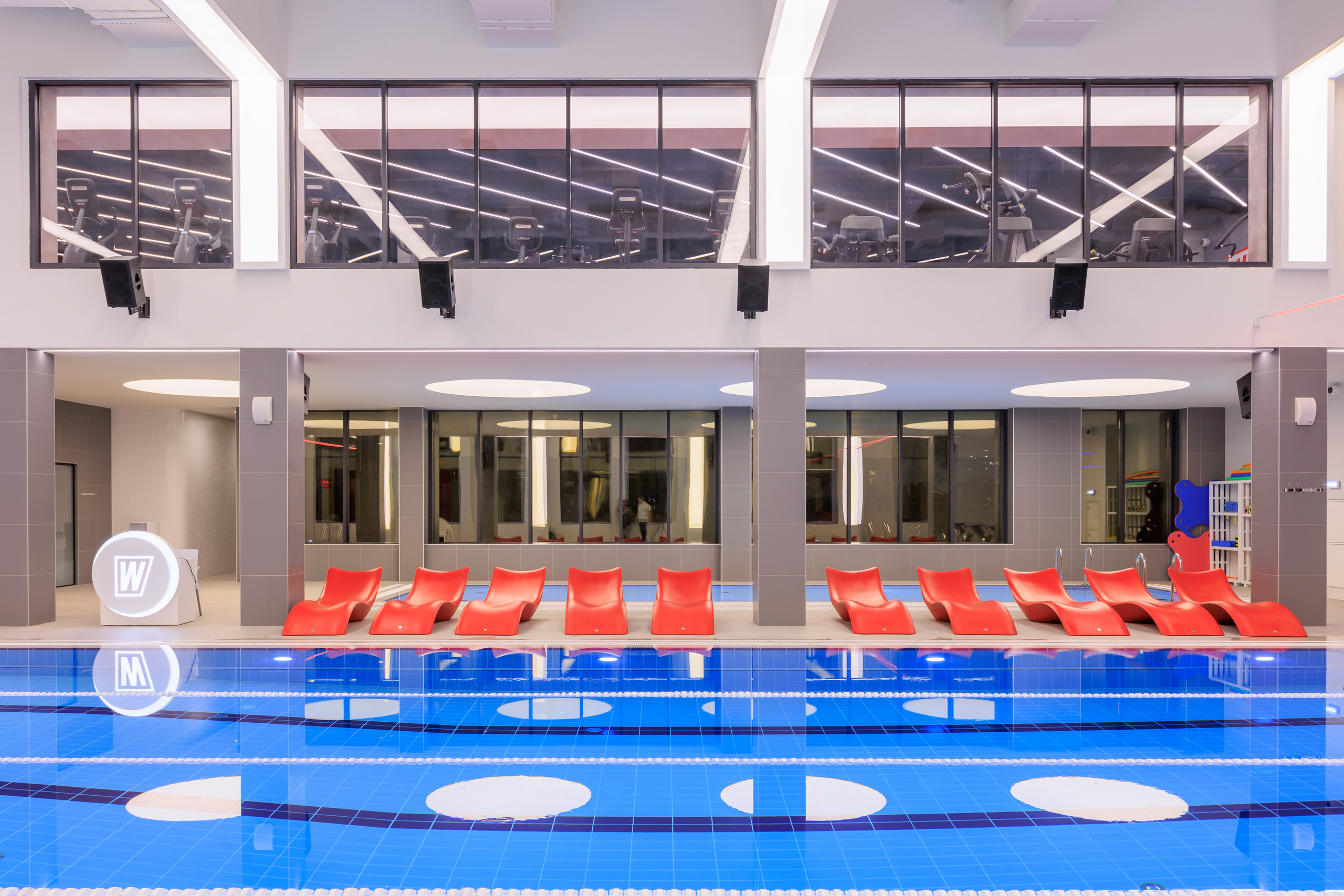 Фотограф для интерьерной съемки фитнес-клуба World Class Нагорный. Контент для бизнеса в Екатеринбурге Полдень Медиа