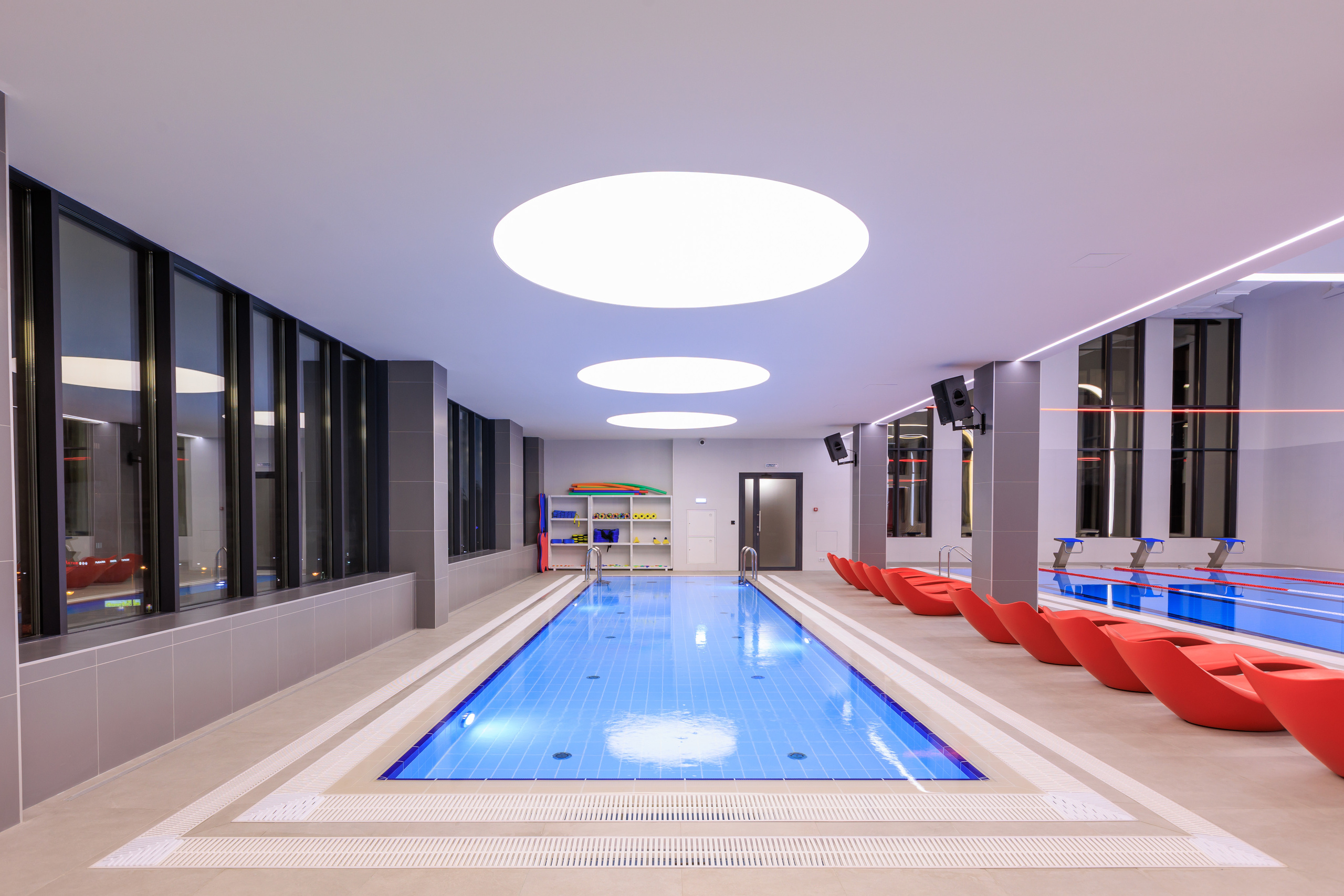 Фотограф для интерьерной съемки фитнес-клуба World Class Нагорный. Контент для бизнеса в Екатеринбурге Полдень Медиа