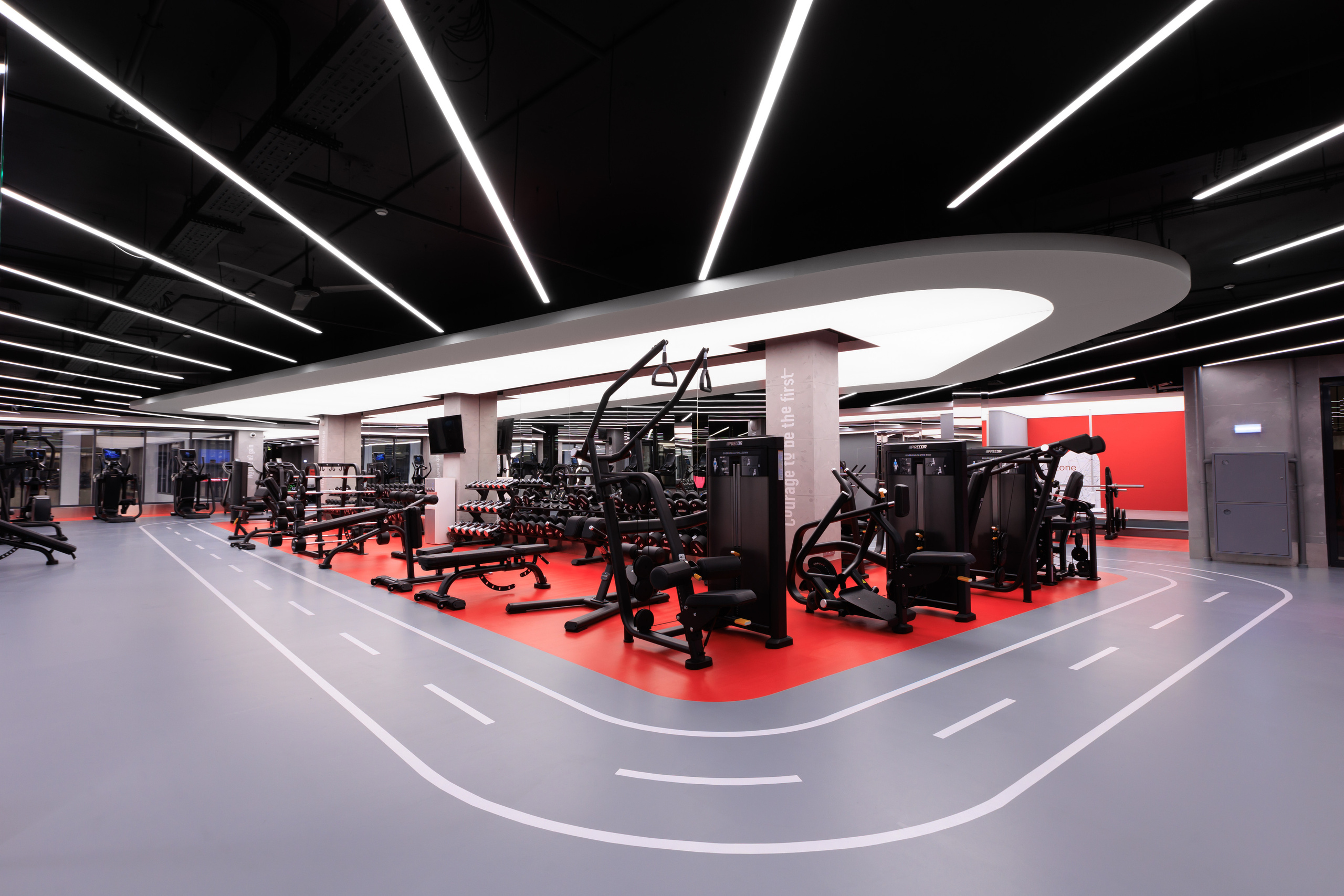 Фотограф для интерьерной съемки фитнес-клуба World Class Нагорный. Контент для бизнеса в Екатеринбурге Полдень Медиа