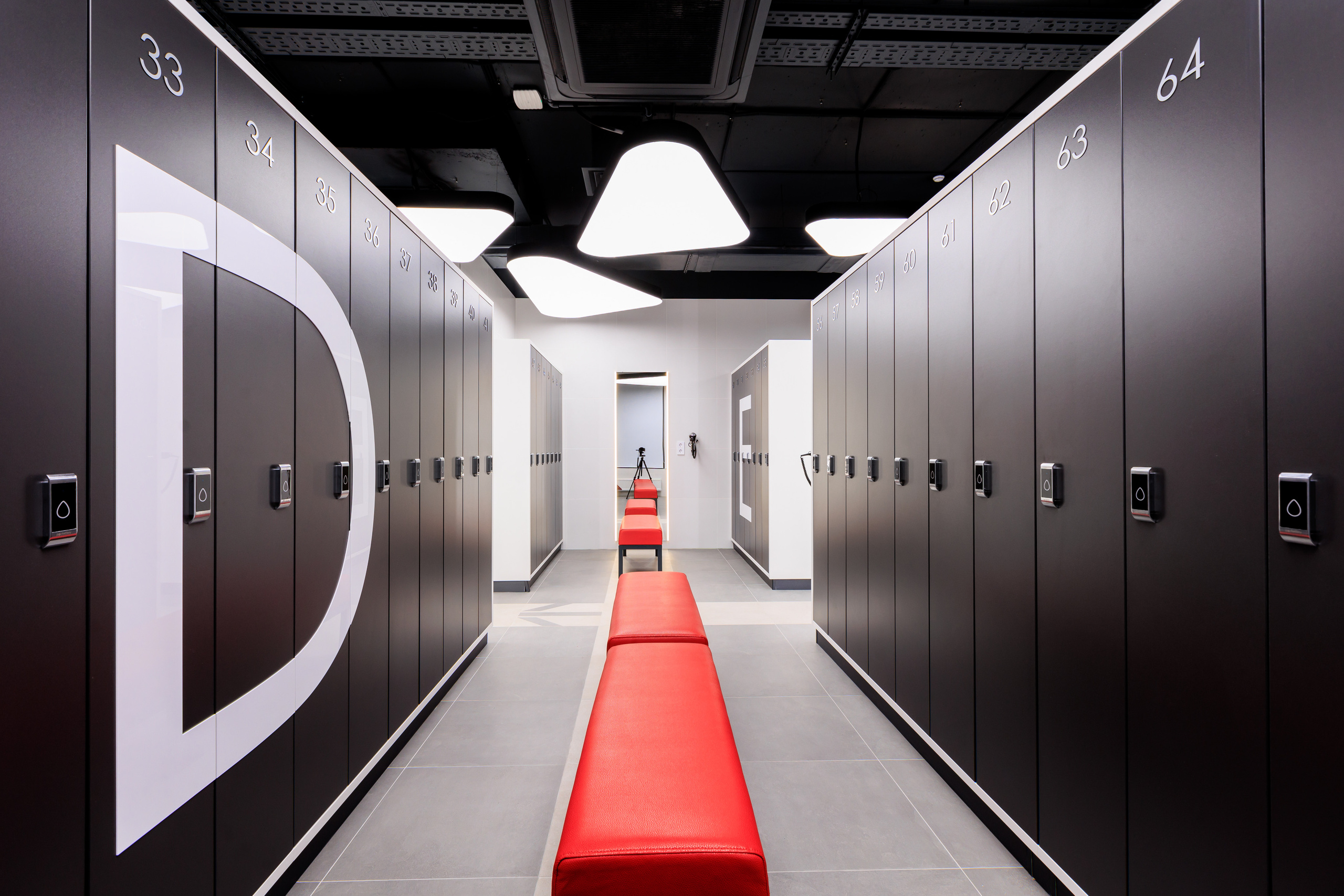 Фотограф для интерьерной съемки фитнес-клуба World Class Нагорный. Контент для бизнеса в Екатеринбурге Полдень Медиа