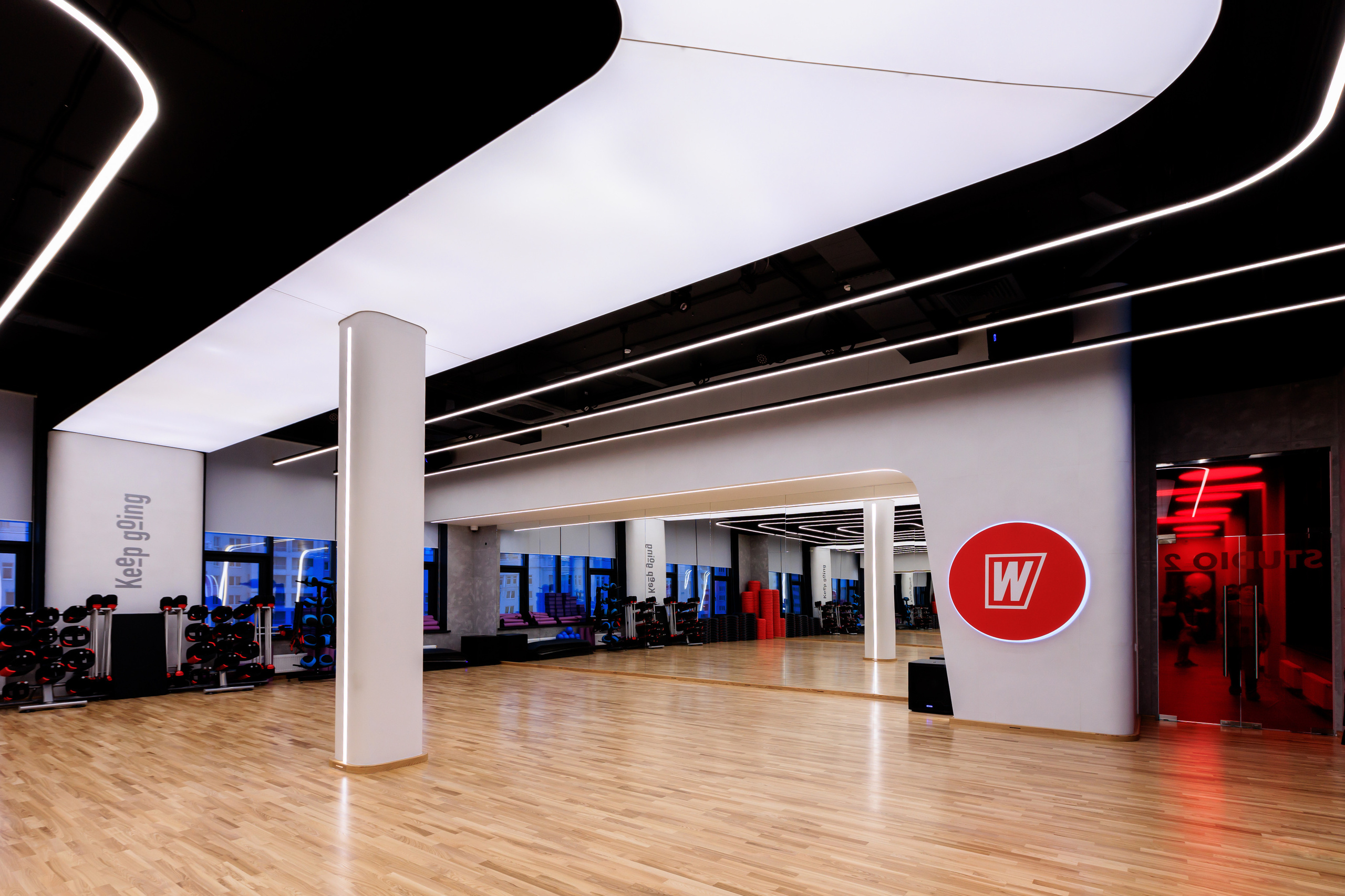 Фотограф для интерьерной съемки фитнес-клуба World Class Нагорный. Контент для бизнеса в Екатеринбурге Полдень Медиа