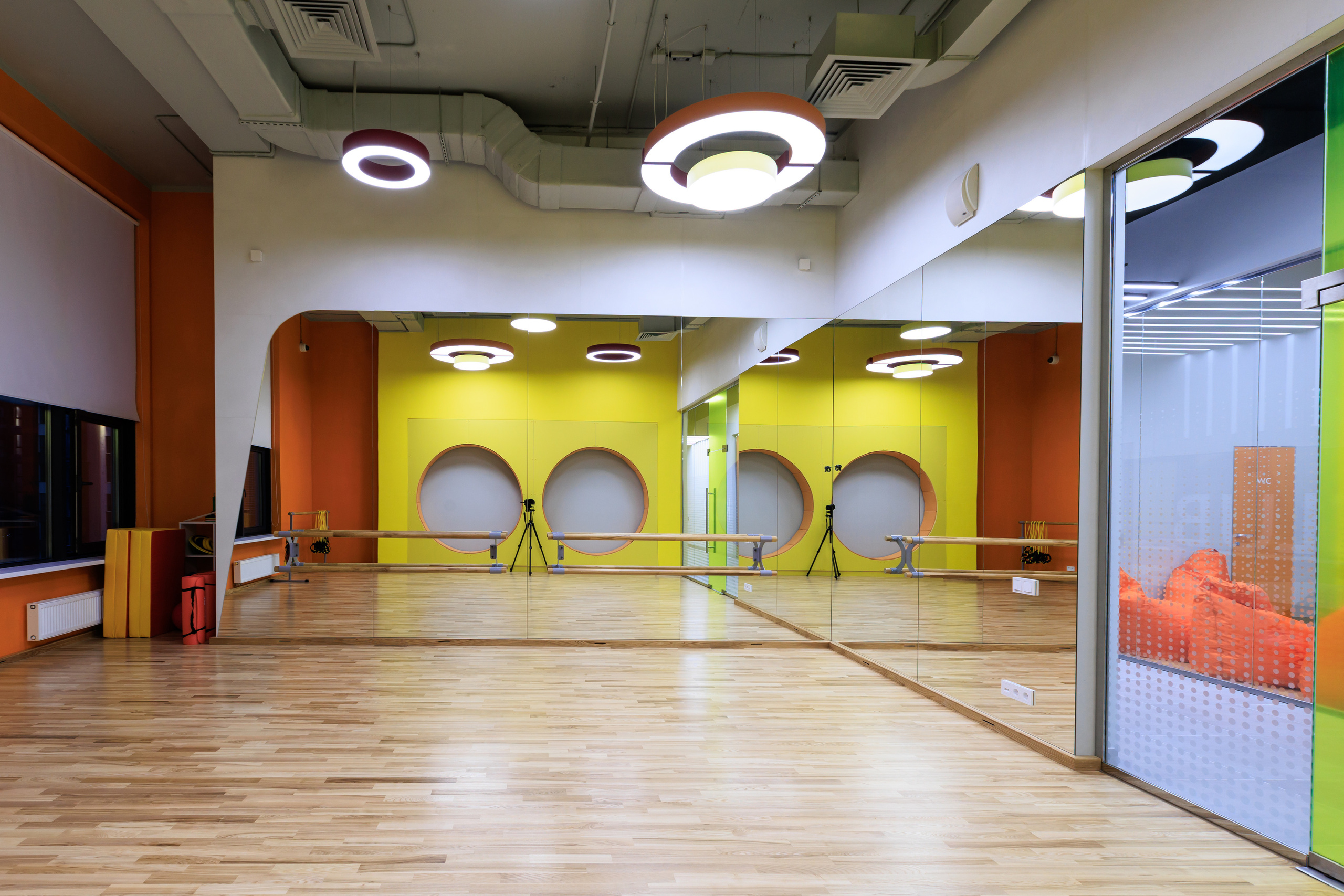 Фотограф для интерьерной съемки фитнес-клуба World Class Нагорный. Контент для бизнеса в Екатеринбурге Полдень Медиа