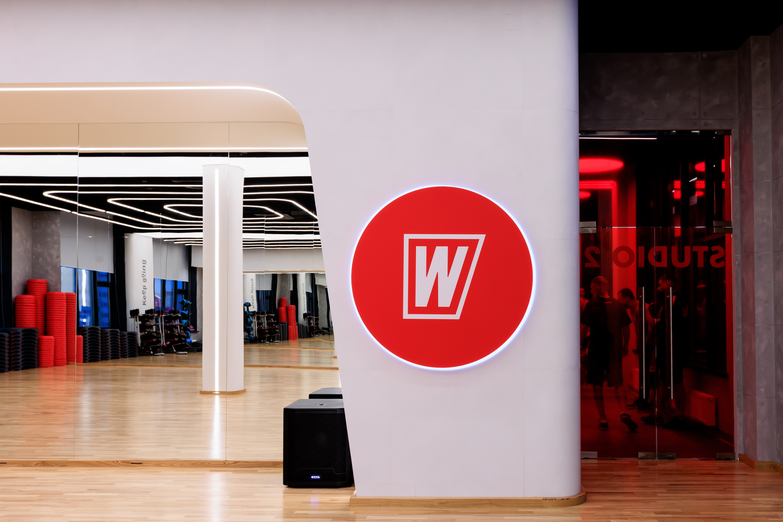 Фотограф для интерьерной съемки фитнес-клуба World Class Нагорный. Контент для бизнеса в Екатеринбурге Полдень Медиа